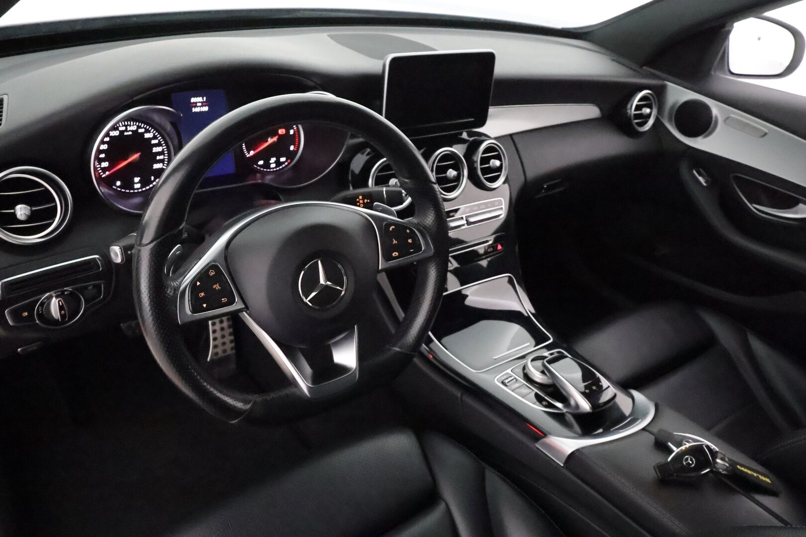 Mercedes-Benz C 2016 220d T A Premium Business AMG **LED-High Performance / P.Kamera / Vakkari / Katveavustin / Sporttinahat** - Kahdet Renkaat