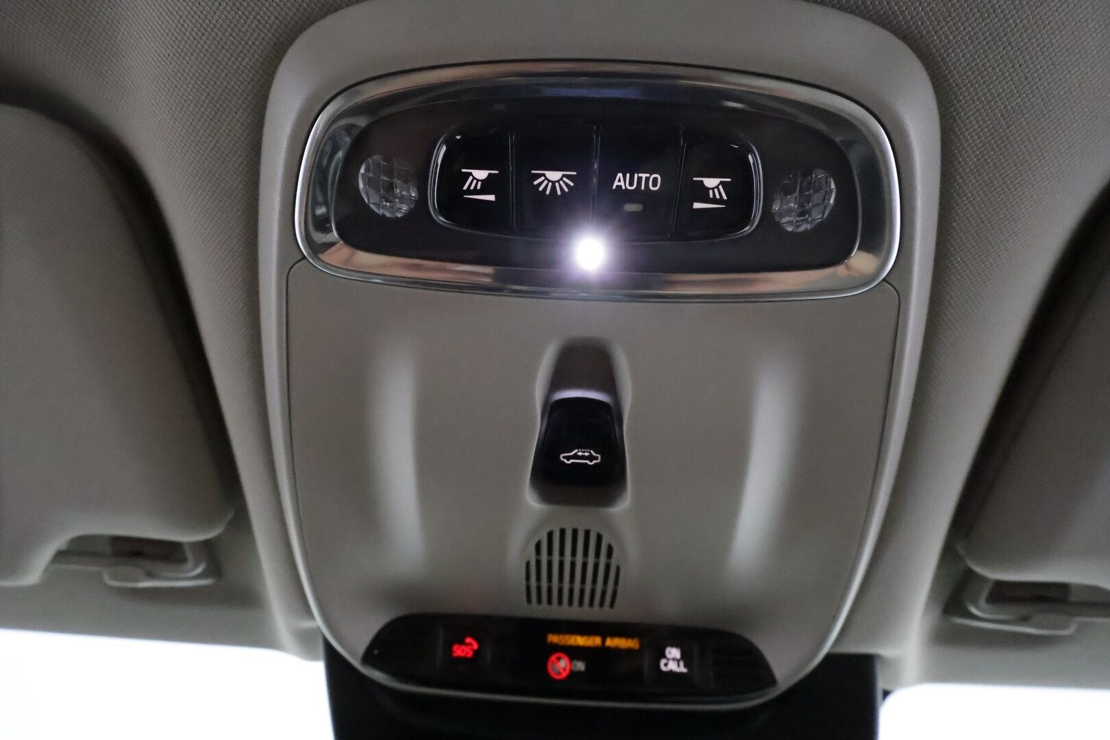 Volvo V90 2019 T8 AWD Inscription **Panorama / Koukku / ACC / B&O / Full-LED / 360° / Hierovat&Ilmastoidut Sporttinahat Muistilla** - 2x Latauskaapelit / Kahdet Renkaat / Merkkihuollettu! / **HUIPPU VARUSTEET**