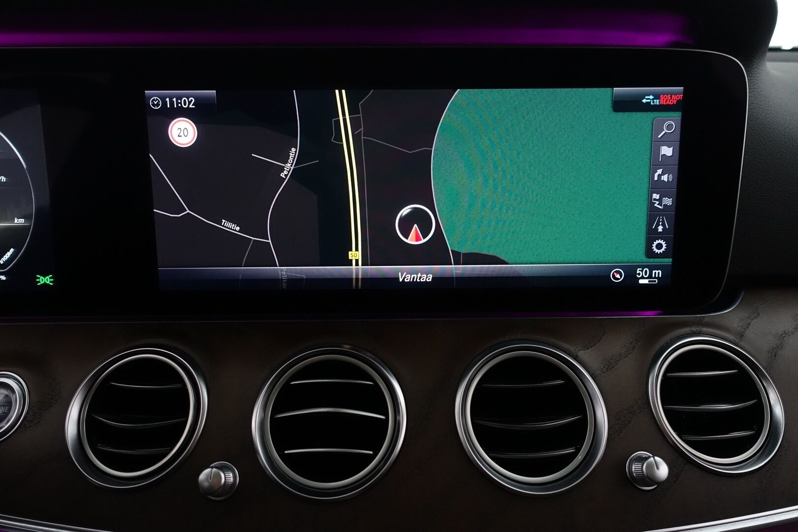 Mercedes-Benz E 2019 300 de T A Business Avantgarde Edition EQ Power - | Widescreen | Distronic Plus | BLIS | Dynamic LED | Panorama | P. Kamera | Kahdet renkaat alumiinivanteilla | Juuri huollettu | 