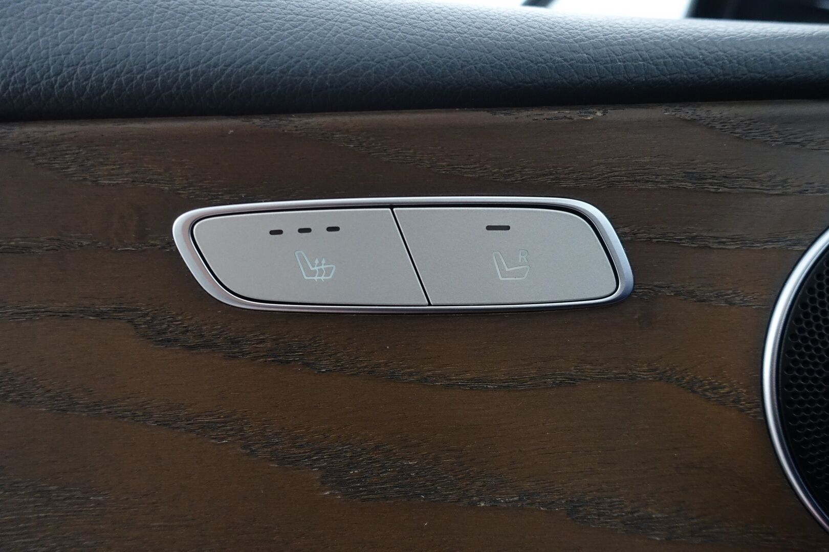 Mercedes-Benz E 2019 300 de T A Business Avantgarde Edition EQ Power - | Widescreen | Distronic Plus | BLIS | Dynamic LED | Panorama | P. Kamera | Kahdet renkaat alumiinivanteilla | Juuri huollettu | 