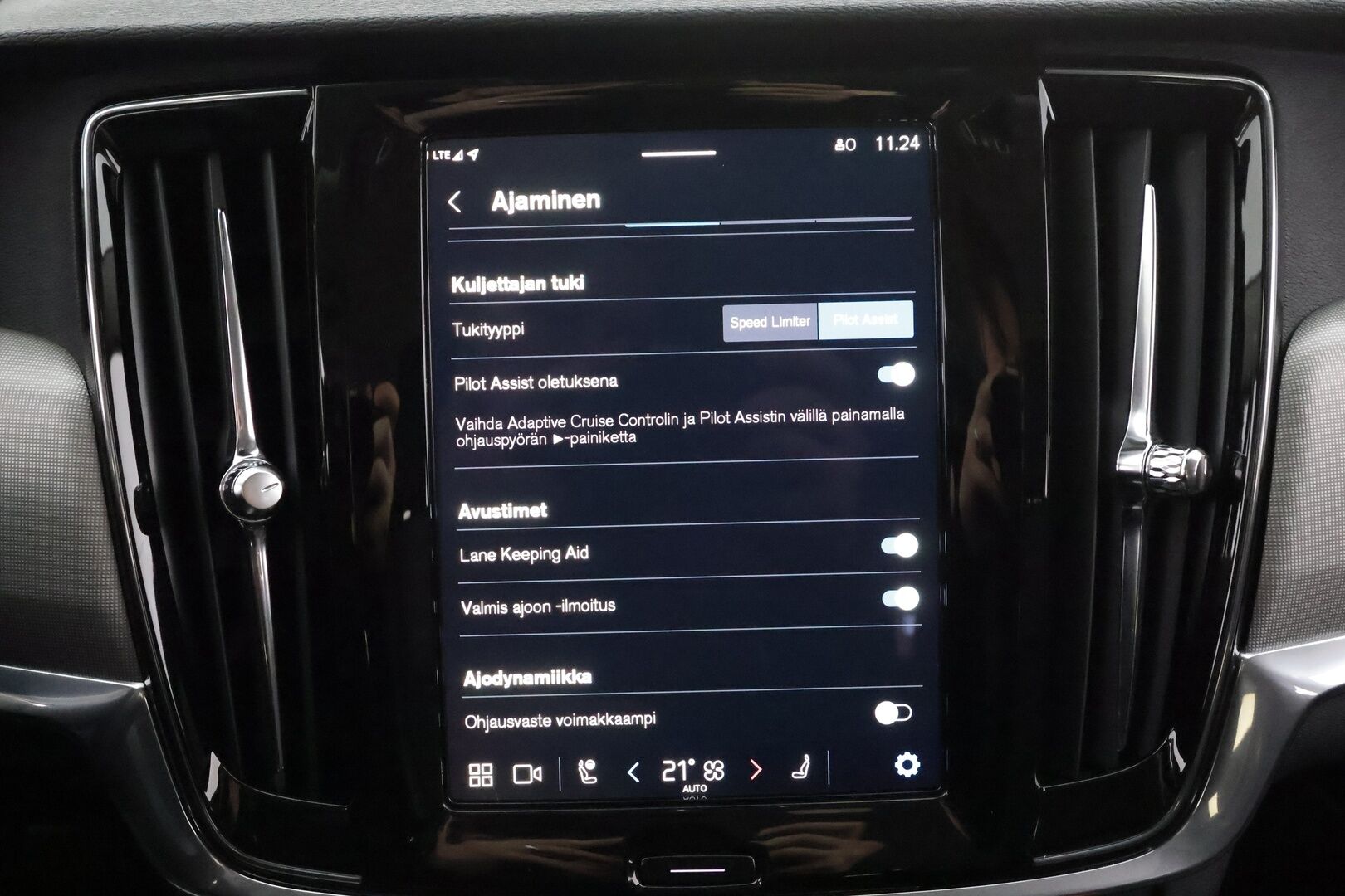 Volvo V90 2022 T6 TwE AWD Business Inscription Expression aut * Webasto / Koukku / ACC / LED / P.kamera / Navi / Kaistavahti * - 1-om Suomi-auto / 2x Latauskaapelit / Kahdet renkaat - HULLUT VÄLIPÄIVÄT KORKOTARJOUS 2,49%