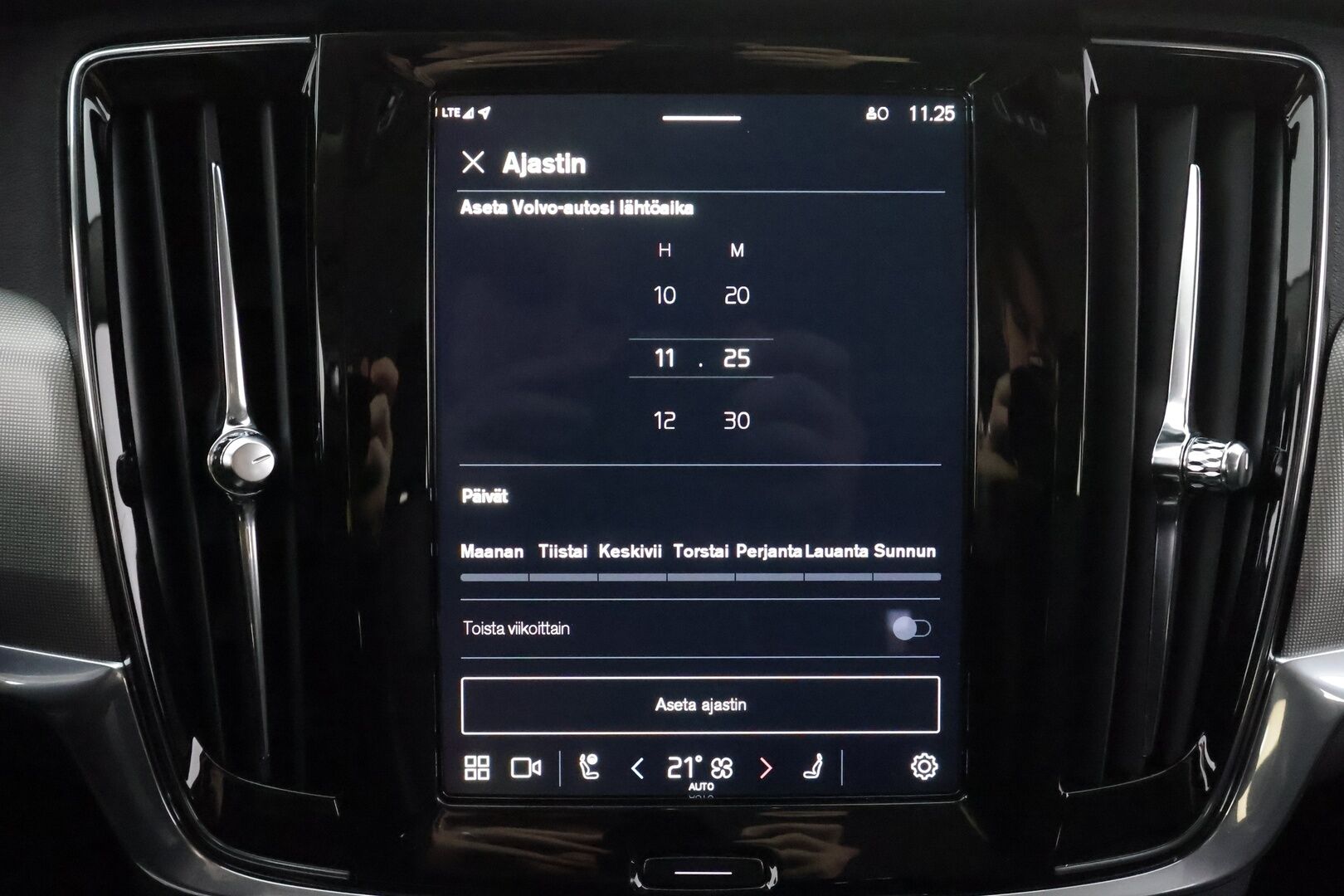 Volvo V90 2022 T6 TwE AWD Business Inscription Expression aut * Webasto / Koukku / ACC / LED / P.kamera / Navi / Kaistavahti * - 1-om Suomi-auto / 2x Latauskaapelit / Kahdet renkaat - HULLUT VÄLIPÄIVÄT KORKOTARJOUS 2,49%