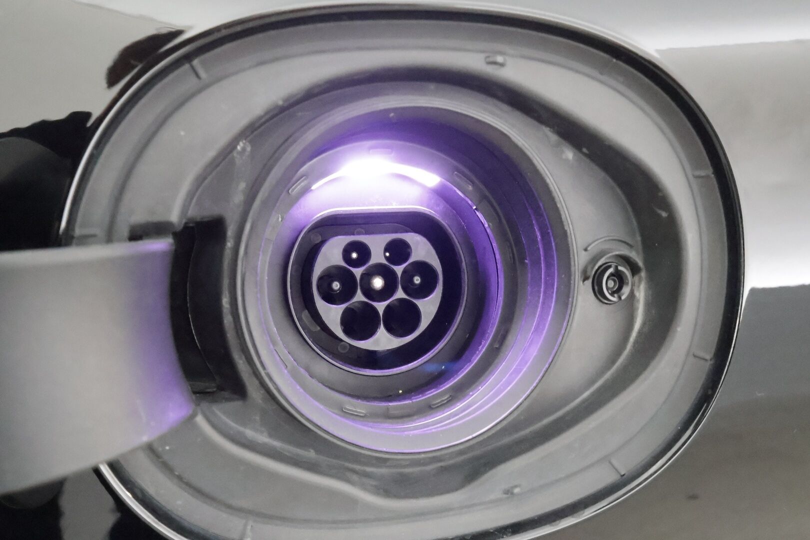 Volvo V90 2022 T6 TwE AWD Business Inscription Expression aut * Webasto / Koukku / ACC / LED / P.kamera / Navi / Kaistavahti * - 1-om Suomi-auto / 2x Latauskaapelit / Kahdet renkaat - HULLUT VÄLIPÄIVÄT KORKOTARJOUS 2,49%