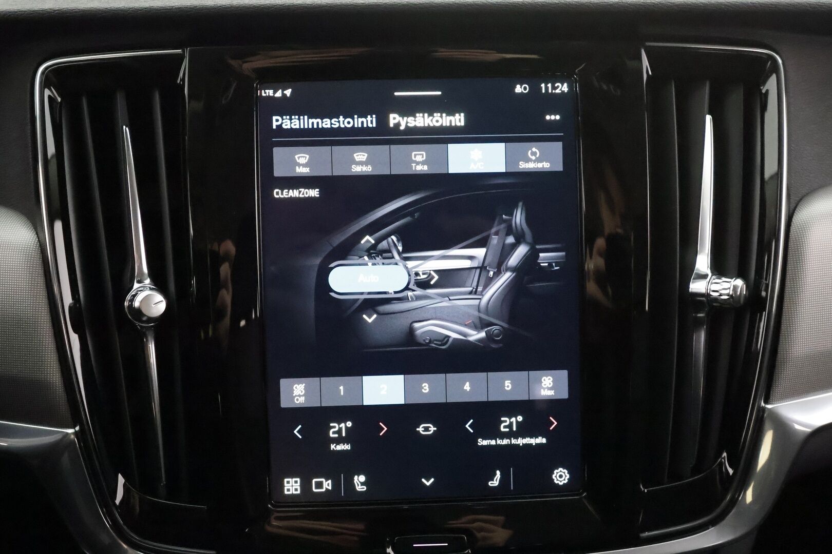 Volvo V90 2022 T6 TwE AWD Business Inscription Expression aut * Webasto / Koukku / ACC / LED / P.kamera / Navi / Kaistavahti * - 1-om Suomi-auto / 2x Latauskaapelit / Kahdet renkaat - HULLUT VÄLIPÄIVÄT KORKOTARJOUS 2,49%