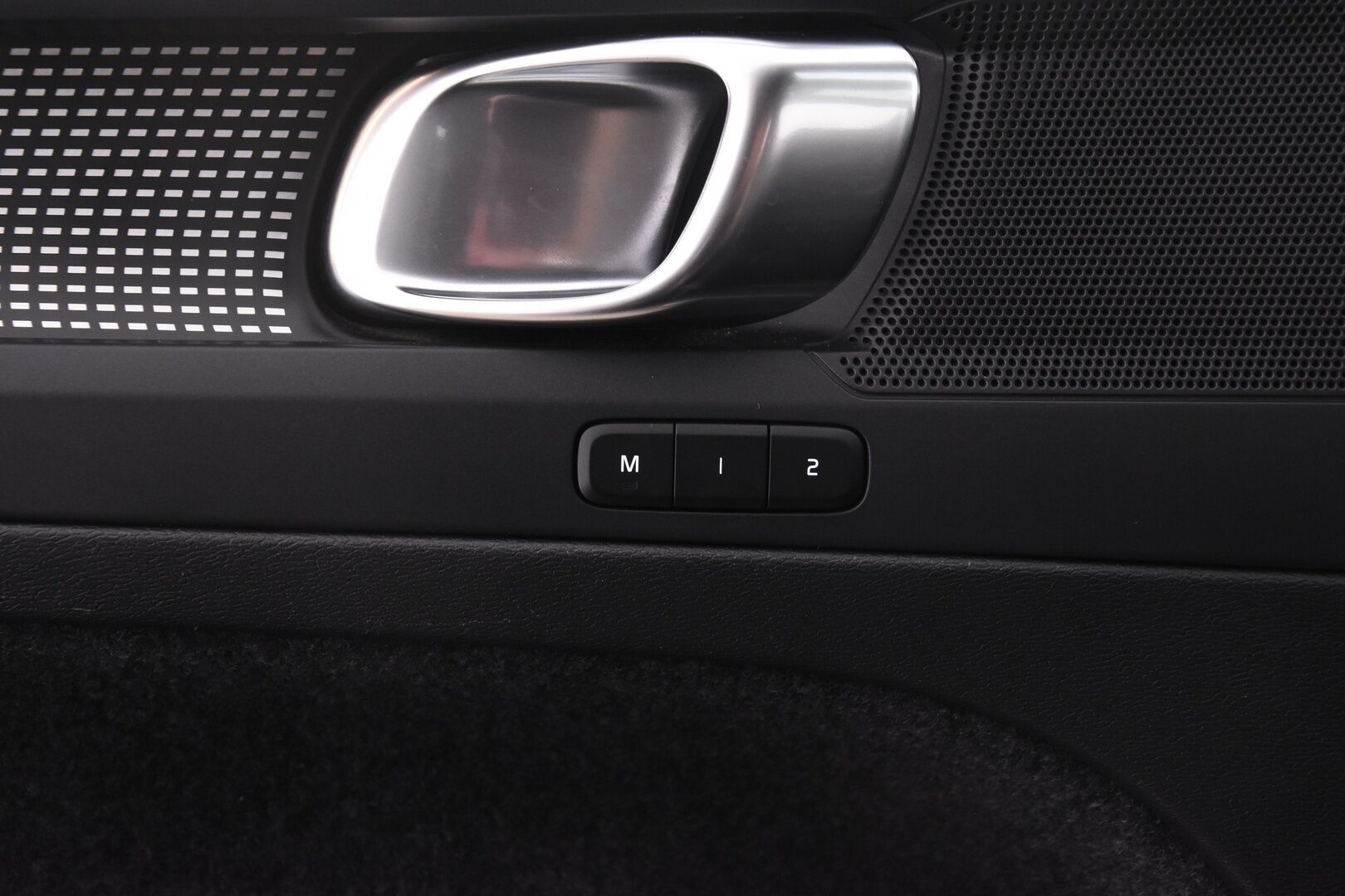 Volvo XC40 2022 Recharge Twin Plus aut - ILP | ACC | Keyless | Carplay | Nahkasisusta | Ratinlämmitin | Sähköpenkit