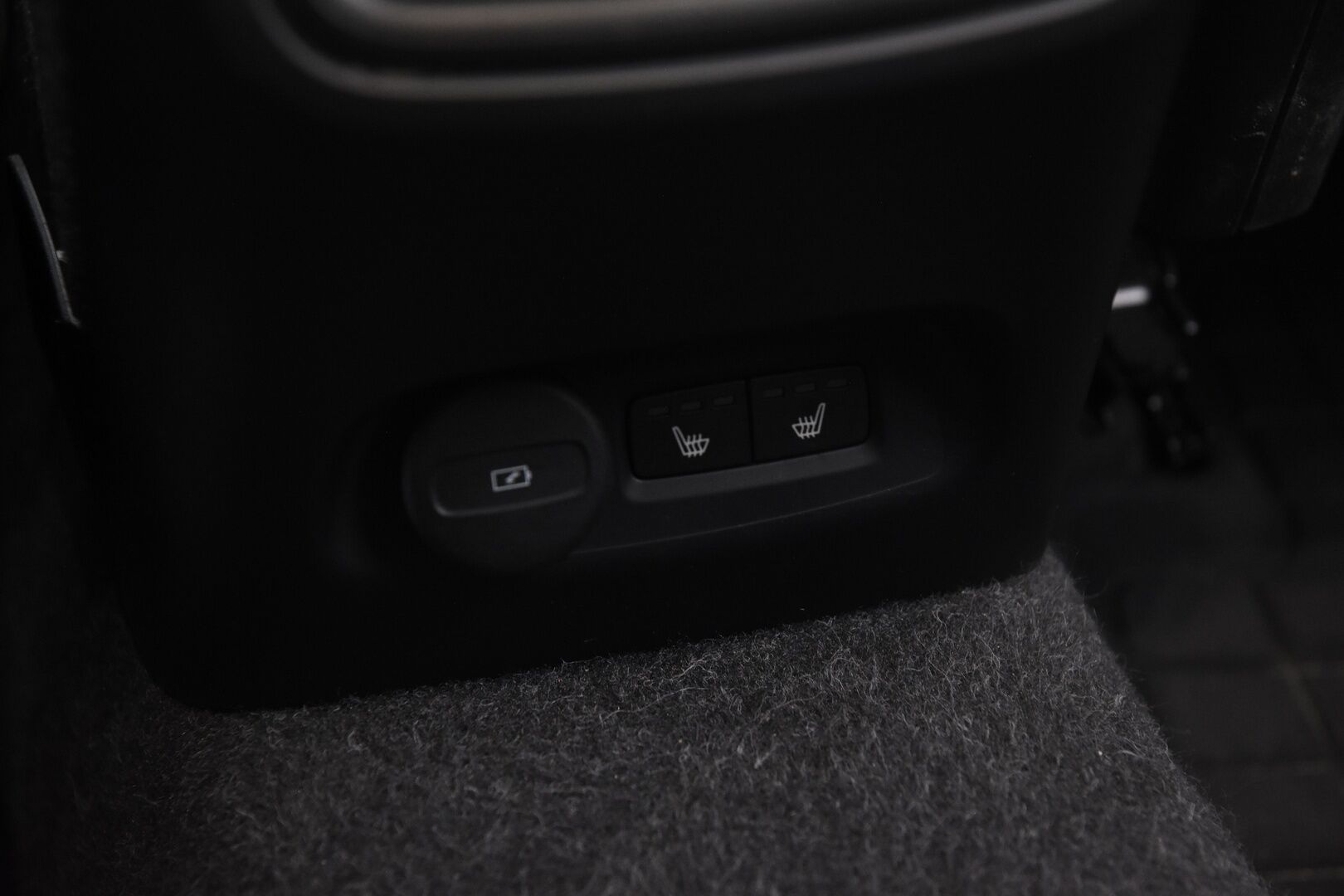 Volvo XC40 2022 Recharge Twin Plus aut - ILP | ACC | Keyless | Carplay | Nahkasisusta | Ratinlämmitin | Sähköpenkit