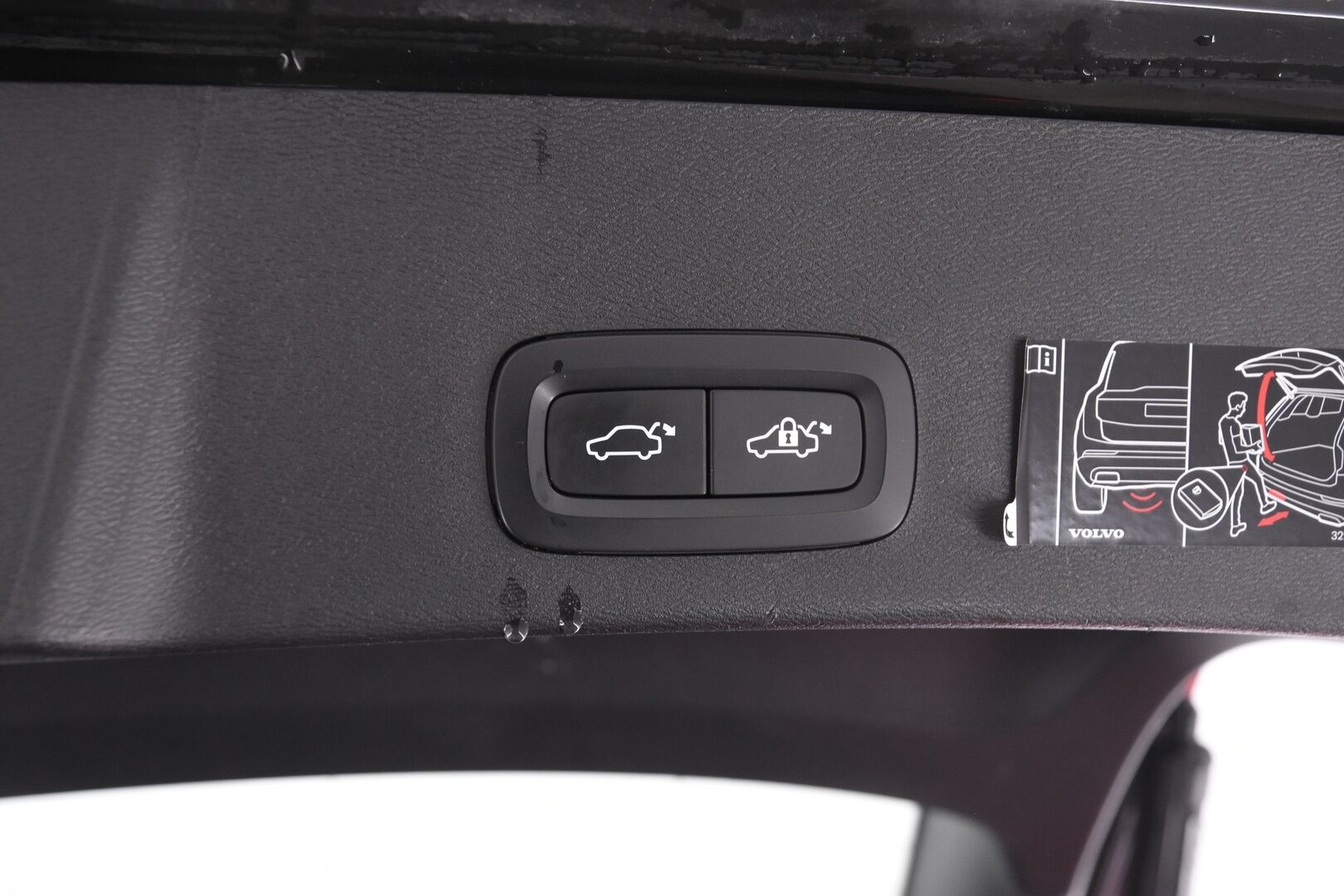 Volvo XC40 2022 Recharge Twin Plus aut - ILP | ACC | Keyless | Carplay | Nahkasisusta | Ratinlämmitin | Sähköpenkit