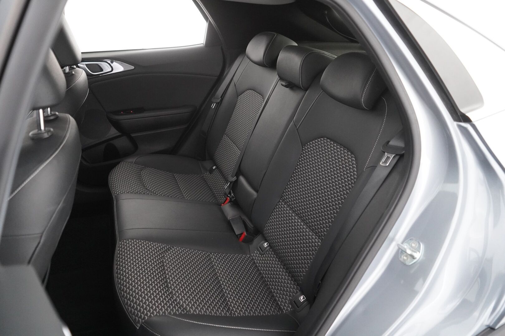 Kia XCeed 2022 1,5 T-GDI 160hv Business Premium DCT - Lohko+Sisä | Kamera | Puolinahat | Koukku | Navi | Ratinlämmitin | Sähköinen takaluukku | Suomi-auto | Merkkihuollettu | 2xvanteet 