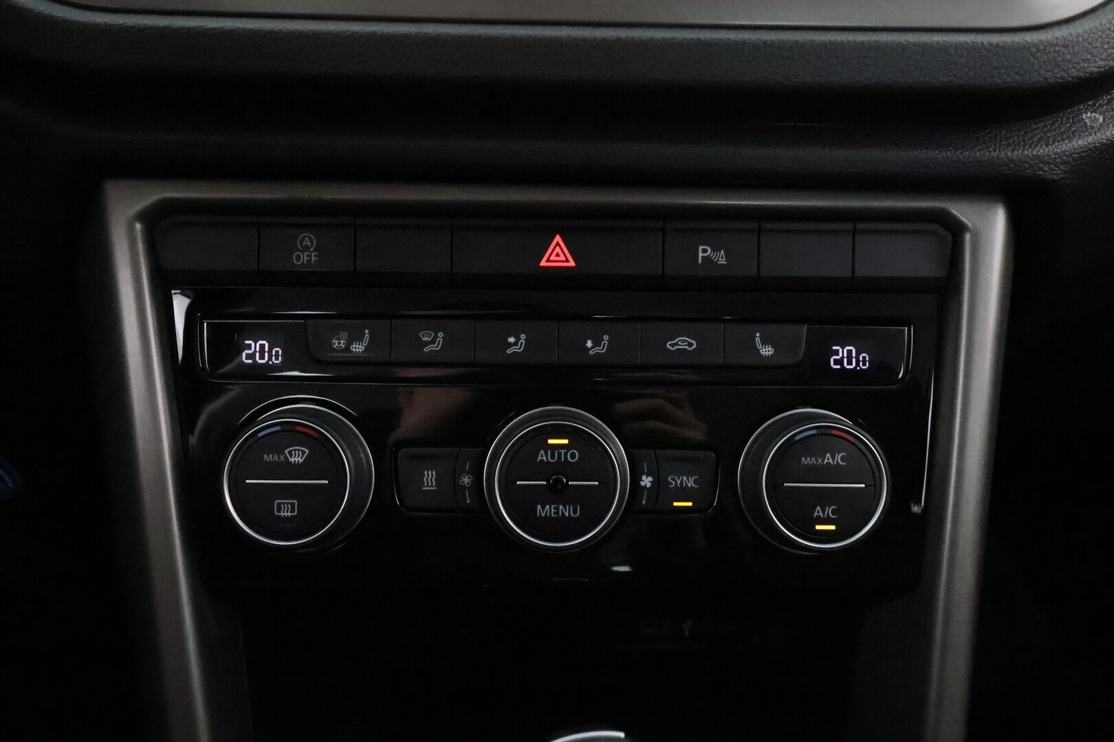 Volkswagen T-Roc 2022 Style Business 1,5 TSI EVO 110 kW DSG-aut - 1.om Suomi-auto / Adapt.vakkari / Webasto / Koukku / Apple&Android / P.tutkat 