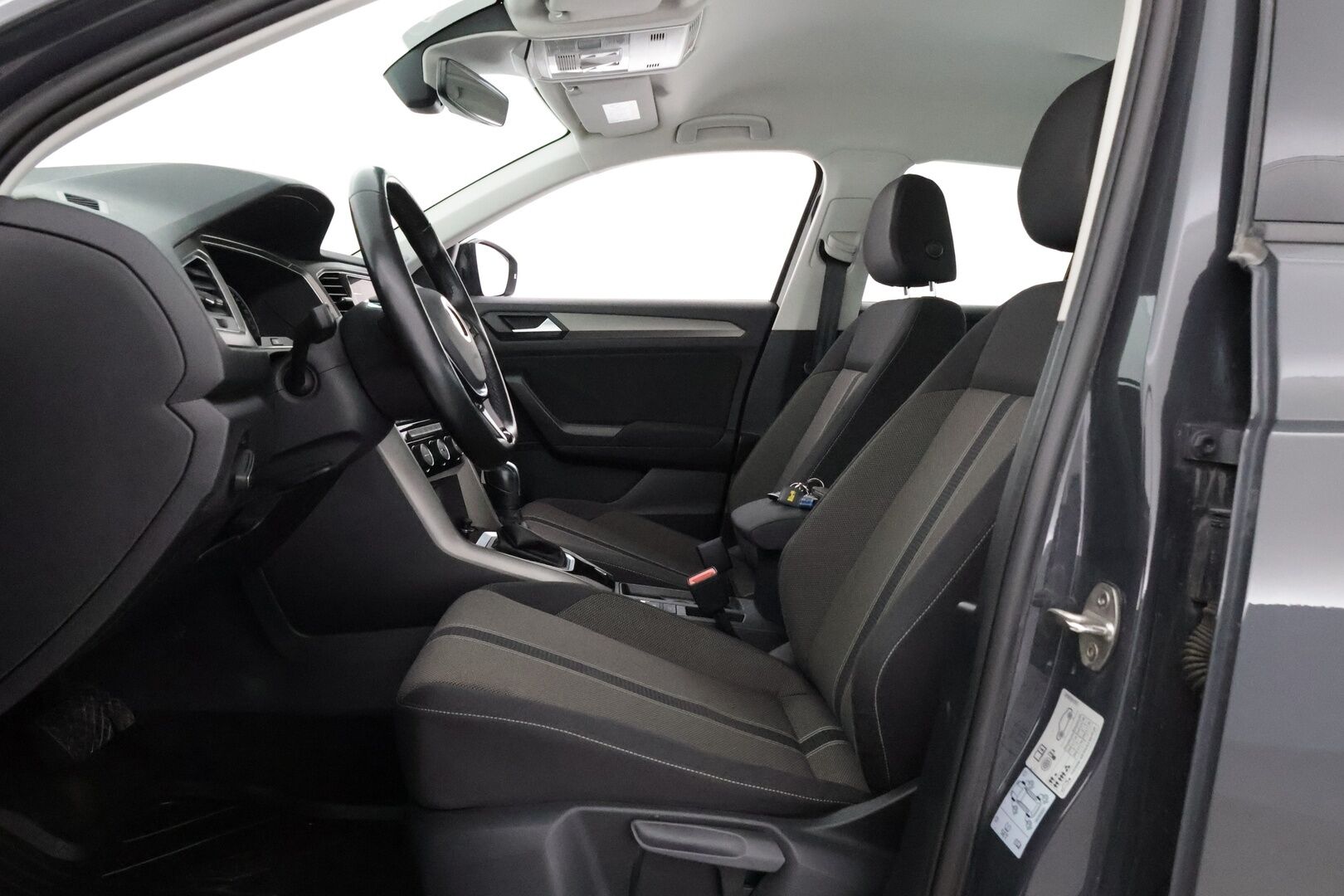 Volkswagen T-Roc 2022 Style Business 1,5 TSI EVO 110 kW DSG-aut - 1.om Suomi-auto / Adapt.vakkari / Webasto / Koukku / Apple&Android / P.tutkat 