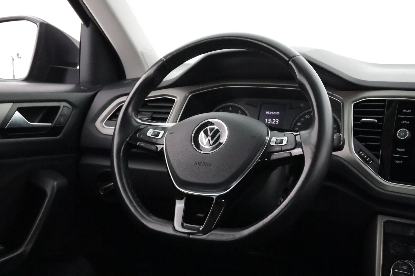 Volkswagen T-Roc 2022 Style Business 1,5 TSI EVO 110 kW DSG-aut - 1.om Suomi-auto / Adapt.vakkari / Webasto / Koukku / Apple&Android / P.tutkat 