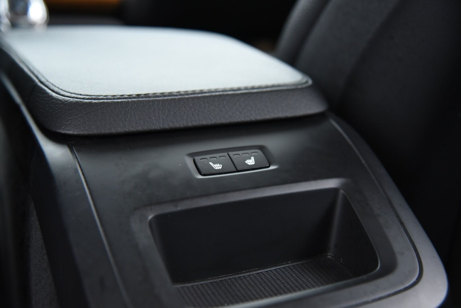 Volvo XC90 2022 B5 AWD Inscription aut 7-P / ACC & Pilot assist / Webasto / P-kamera / Muistipenkit / BLIS / Vetokoukku valmius - Täydellinen talviauto / Suomi-Auto / 7-istuimella / 2x renkailla & vanteilla! - HULLUT VÄLIPÄIVÄT KORKOTARJOUS 2,49%