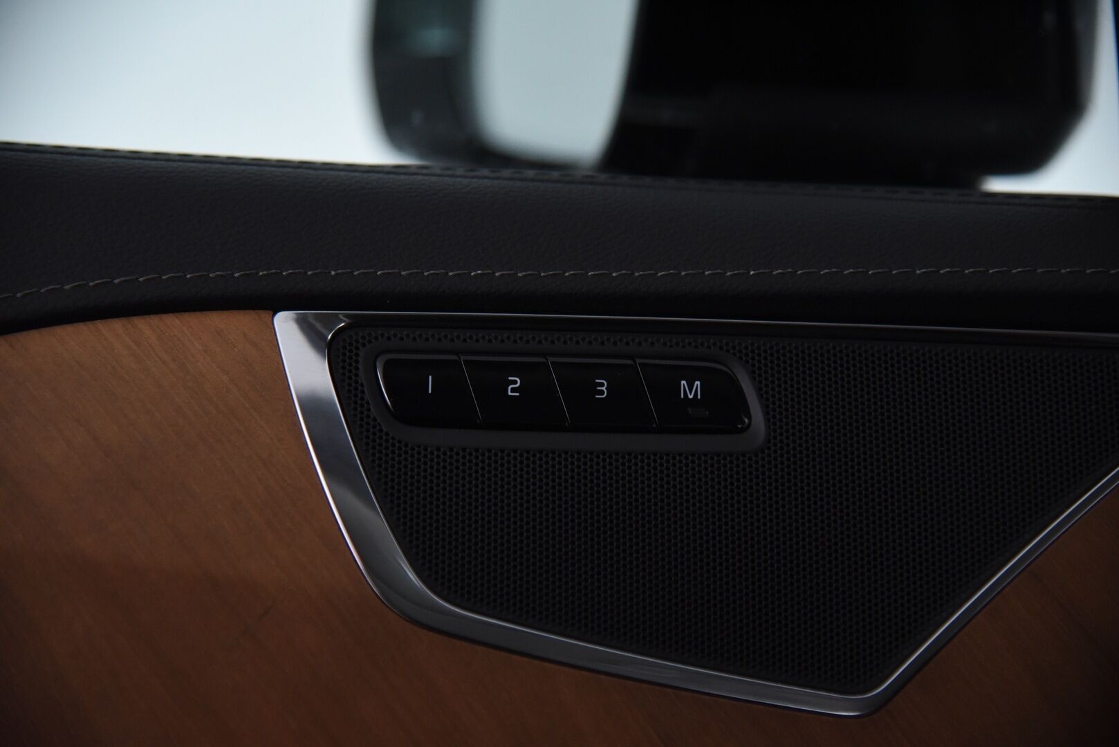 Volvo XC90 2022 B5 AWD Inscription aut 7-P / ACC & Pilot assist / Webasto / P-kamera / Muistipenkit / BLIS / Vetokoukku valmius - Täydellinen talviauto / Suomi-Auto / 7-istuimella / 2x renkailla & vanteilla!