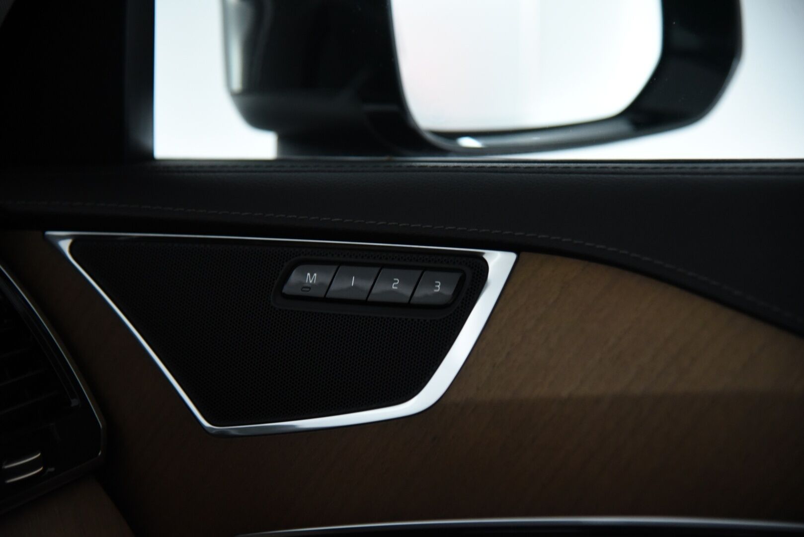 Volvo XC90 2022 B5 AWD MHEV Inscription aut 7-P / Webasto / Adapt. vak / P-Kamera / Muistipenkit / BLIS / Keyless / Apple&Android - 3,99 % KORKOTARJOUS TÄHÄN AUTOON 31.8. ASTI! - Suomi-Auto / 7-istuimella / 2x renkailla & vanteilla!