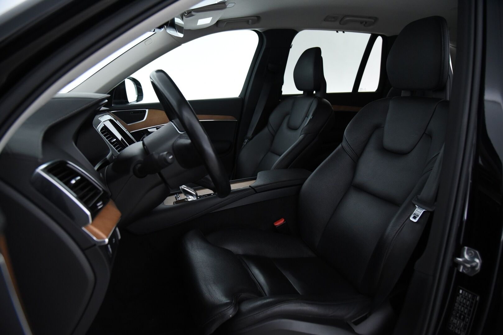 Volvo XC90 2022 B5 AWD MHEV Inscription aut 7-P / Webasto / Adapt. vak / P-Kamera / Muistipenkit / BLIS / Keyless / Apple&Android - 3,99 % KORKOTARJOUS TÄHÄN AUTOON 31.8. ASTI! - Suomi-Auto / 7-istuimella / 2x renkailla & vanteilla!