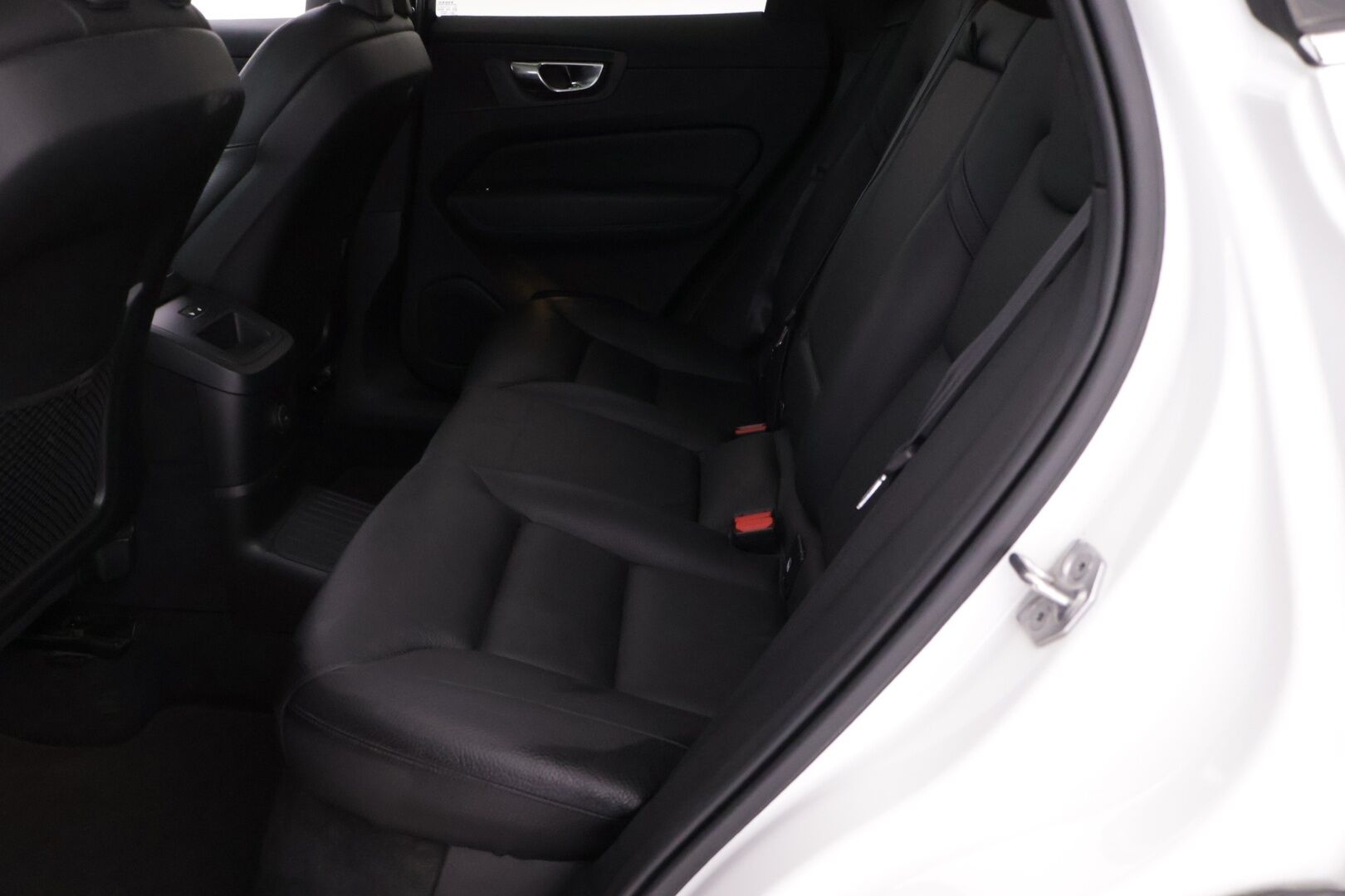Volvo XC60 2022 T6 TwE AWD Business Inscription Edition aut - Facelift | Webasto | ACC | Panorama | P-kamera | Sporttipenkki Muistilla | 2x renkaat | KeylessGo 