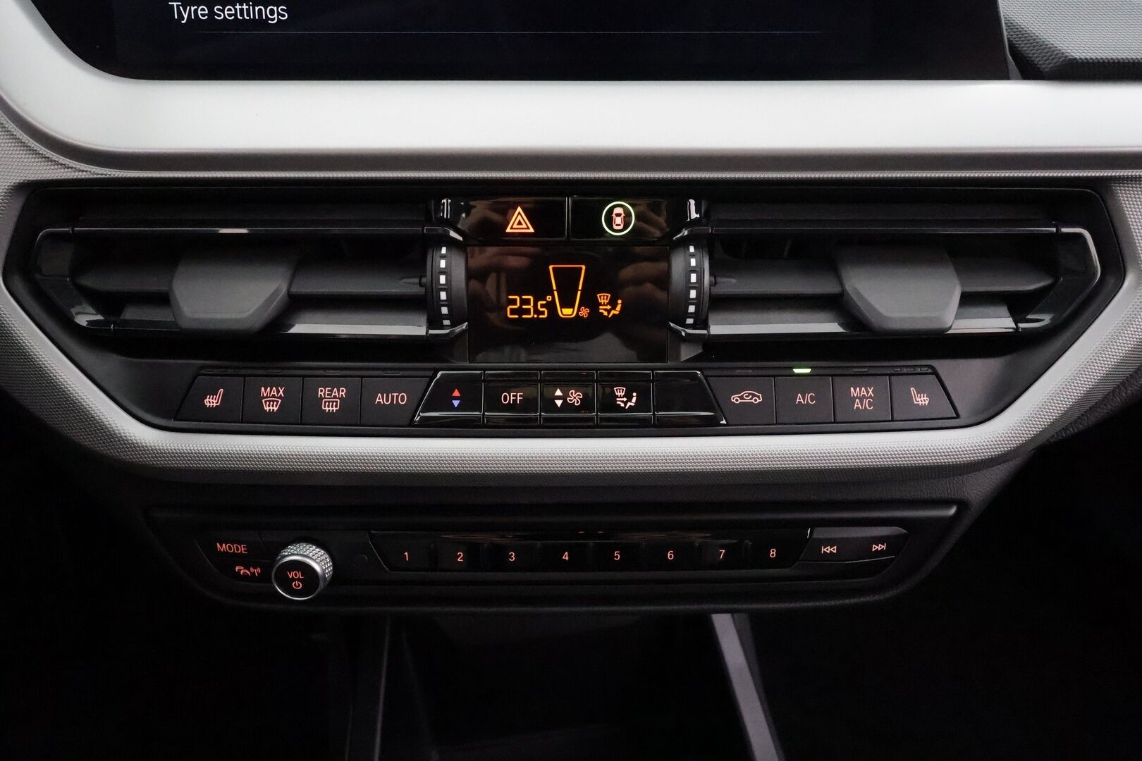 BMW 120 2022 F40 Hatchback 120d xDrive A Business * Vakkari / P.tutkat / LED / Navi / Digimittaristo * - 1.Om Suomi-auto / Kahdet renkaat aluvanteilla - HULLUT AVAJAISHULINAT KORKOTARJOUS 3,29 %