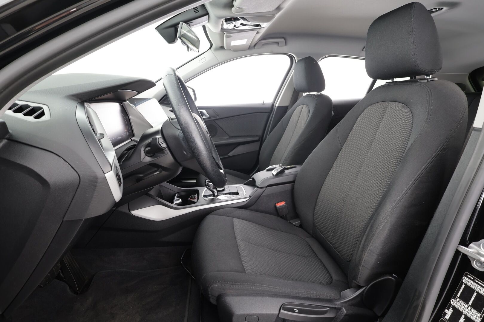 BMW 120 2022 F40 Hatchback 120d xDrive A Business * Vakkari / P.tutkat / LED / Navi / Digimittaristo * - 1.Om Suomi-auto / Kahdet renkaat aluvanteilla - HULLUT AVAJAISHULINAT KORKOTARJOUS 3,29 %