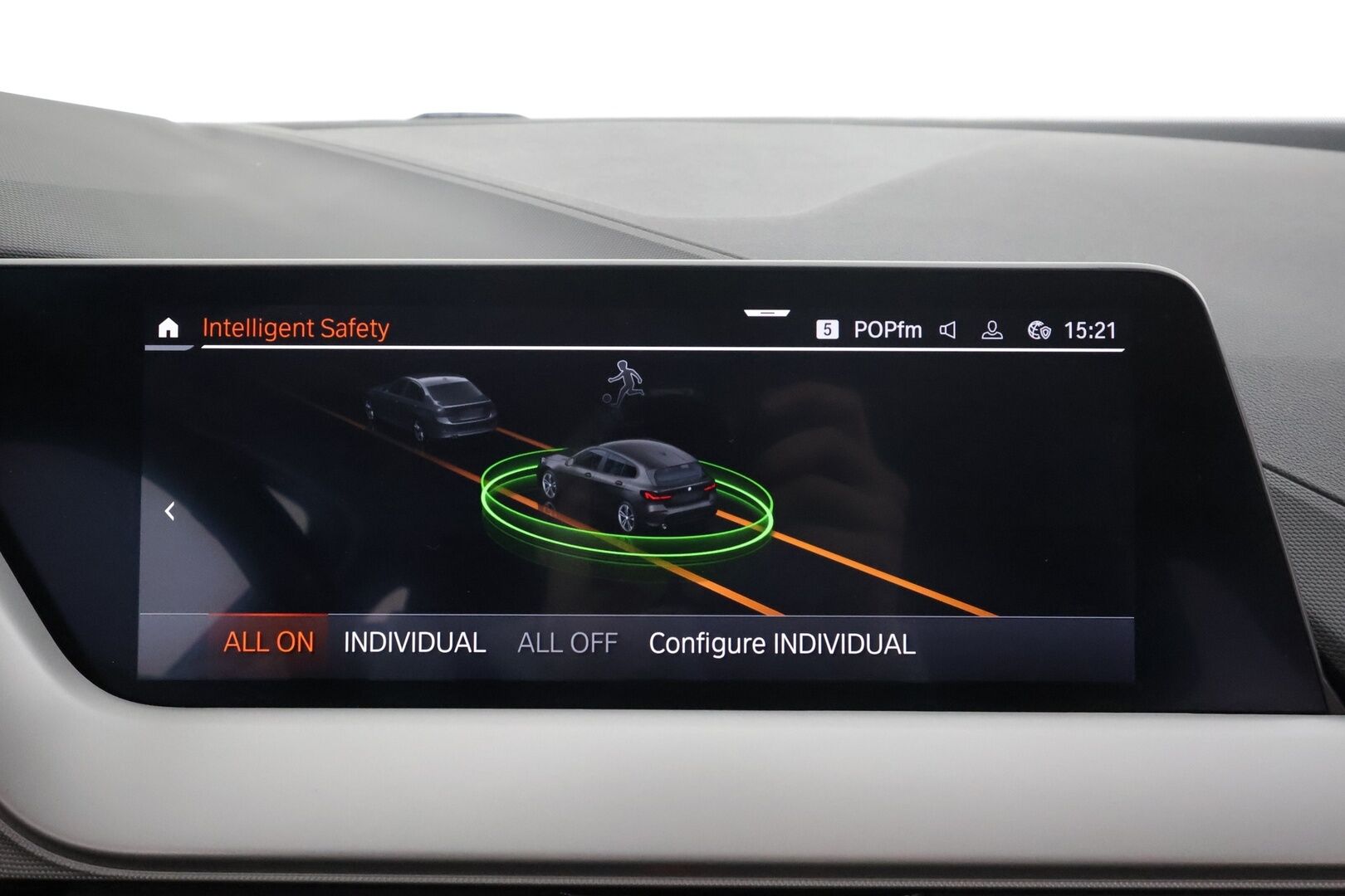 BMW 120 2022 F40 Hatchback 120d xDrive A Business * Vakkari / P.tutkat / LED / Navi / Digimittaristo * - 1.Om Suomi-auto / Kahdet renkaat aluvanteilla - HULLUT AVAJAISHULINAT KORKOTARJOUS 3,29 %