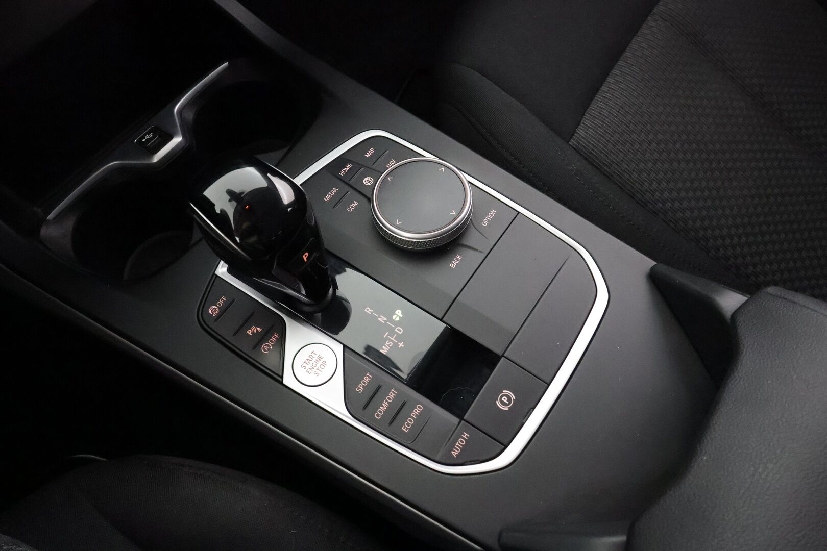 BMW 120 2022 F40 Hatchback 120d xDrive A Business * Vakkari / P.tutkat / LED / Navi / Digimittaristo * - 1.Om Suomi-auto / Kahdet renkaat aluvanteilla - HULLUT AVAJAISHULINAT KORKOTARJOUS 3,29 %