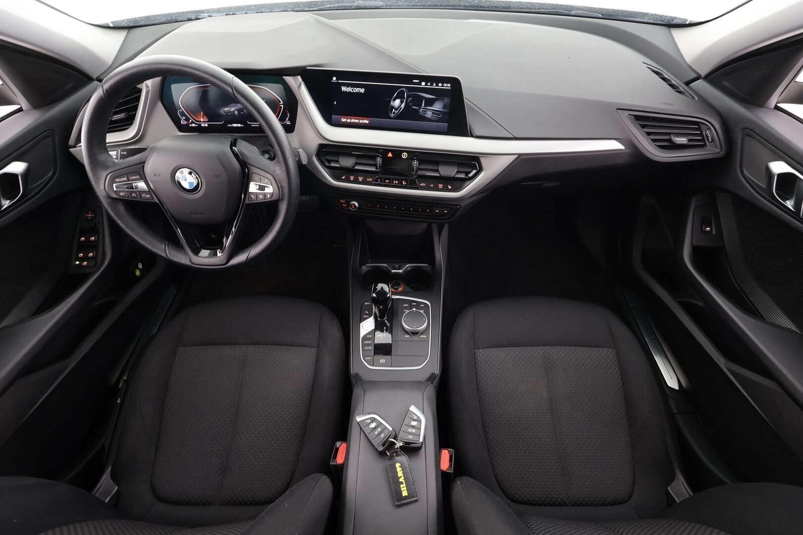 BMW 120 2022 F40 Hatchback 120d xDrive A Business * Vakkari / P.tutkat / LED / Navi / Digimittaristo * - 1.Om Suomi-auto / Kahdet renkaat aluvanteilla - HULLUT AVAJAISHULINAT KORKOTARJOUS 3,29 %