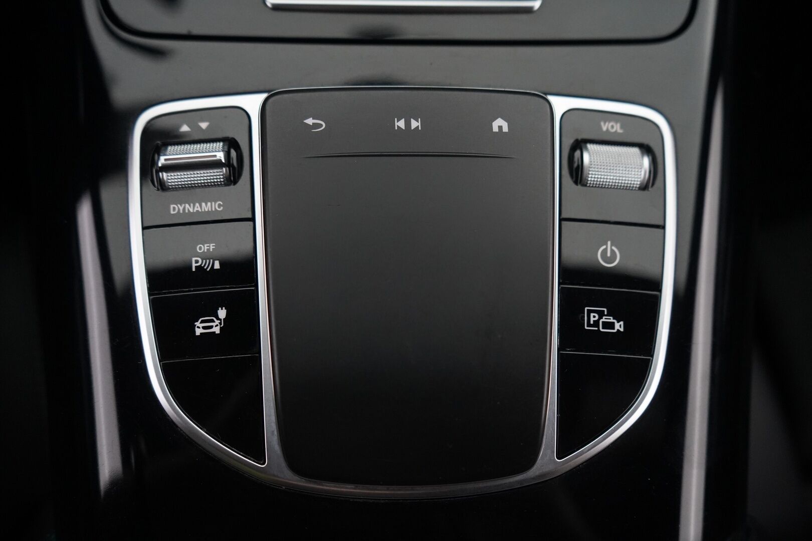 Mercedes-Benz EQC 2022 400 4MATIC Business AMG  *Distronic+ / Widescreen / Navi / Koukku / Keyless / Ambient / Blis / Muistipenkit - 3,99 % KORKOTARJOUS TÄHÄN AUTOON - 31.5. ASTI! - Suomi-auto / Kahdet vanteet renkaineen / Kaikki huollot tehty Veholla!