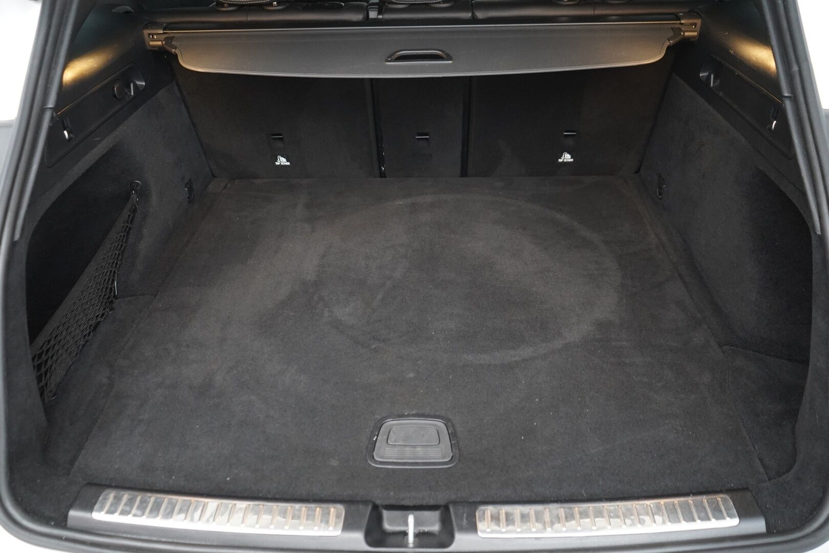 Mercedes-Benz EQC 2022 400 4MATIC Business AMG  *Distronic+ / Widescreen / Navi / Koukku / Keyless / Ambient / Blis / Muistipenkit - 3,99 % KORKOTARJOUS TÄHÄN AUTOON - 31.5. ASTI! - Suomi-auto / Kahdet vanteet renkaineen / Kaikki huollot tehty Veholla!