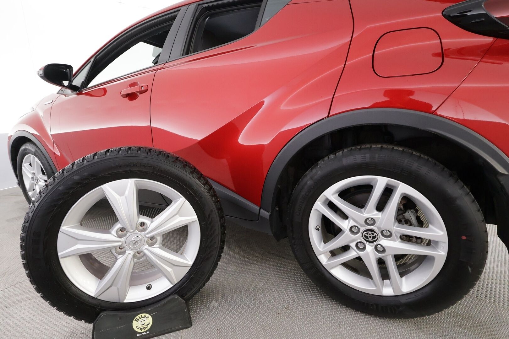 Toyota C-HR 2022 1,8 Hybrid Active Edition - | ACC | Navi | P.kamera | Lohkolämmitin | Lane Assist | Keyless | Apple & Android | LED | Aut. pitkät | 1-om suomiauto | Merkkihuollot | 