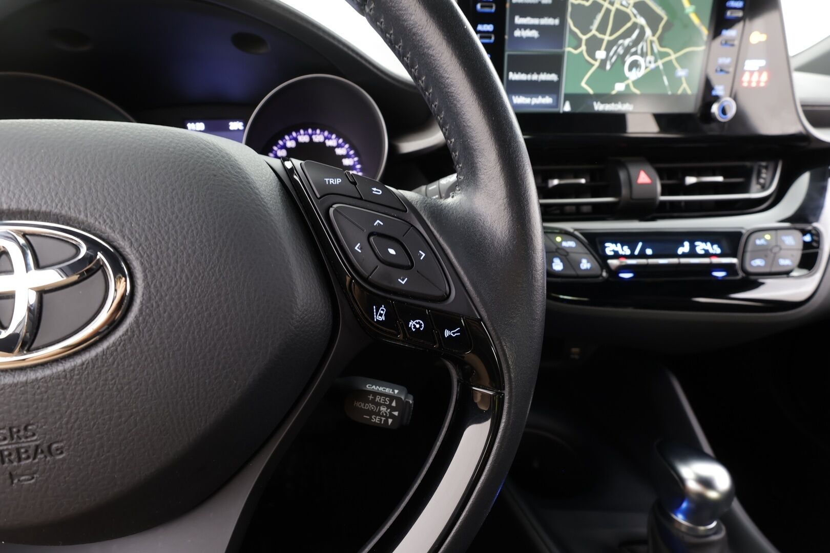 Toyota C-HR 2022 1,8 Hybrid Active Edition - | ACC | Navi | P.kamera | Lohkolämmitin | Lane Assist | Keyless | Apple & Android | LED | Aut. pitkät | 1-om suomiauto | Merkkihuollot | 
