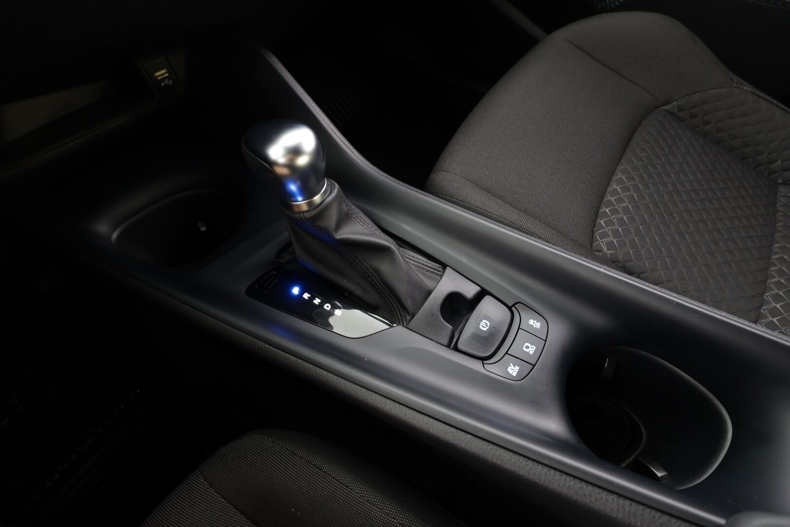Toyota C-HR 2022 1,8 Hybrid Active Edition - | ACC | Navi | P.kamera | Lohkolämmitin | Lane Assist | Keyless | Apple & Android | LED | Aut. pitkät | 1-om suomiauto | Merkkihuollot | 
