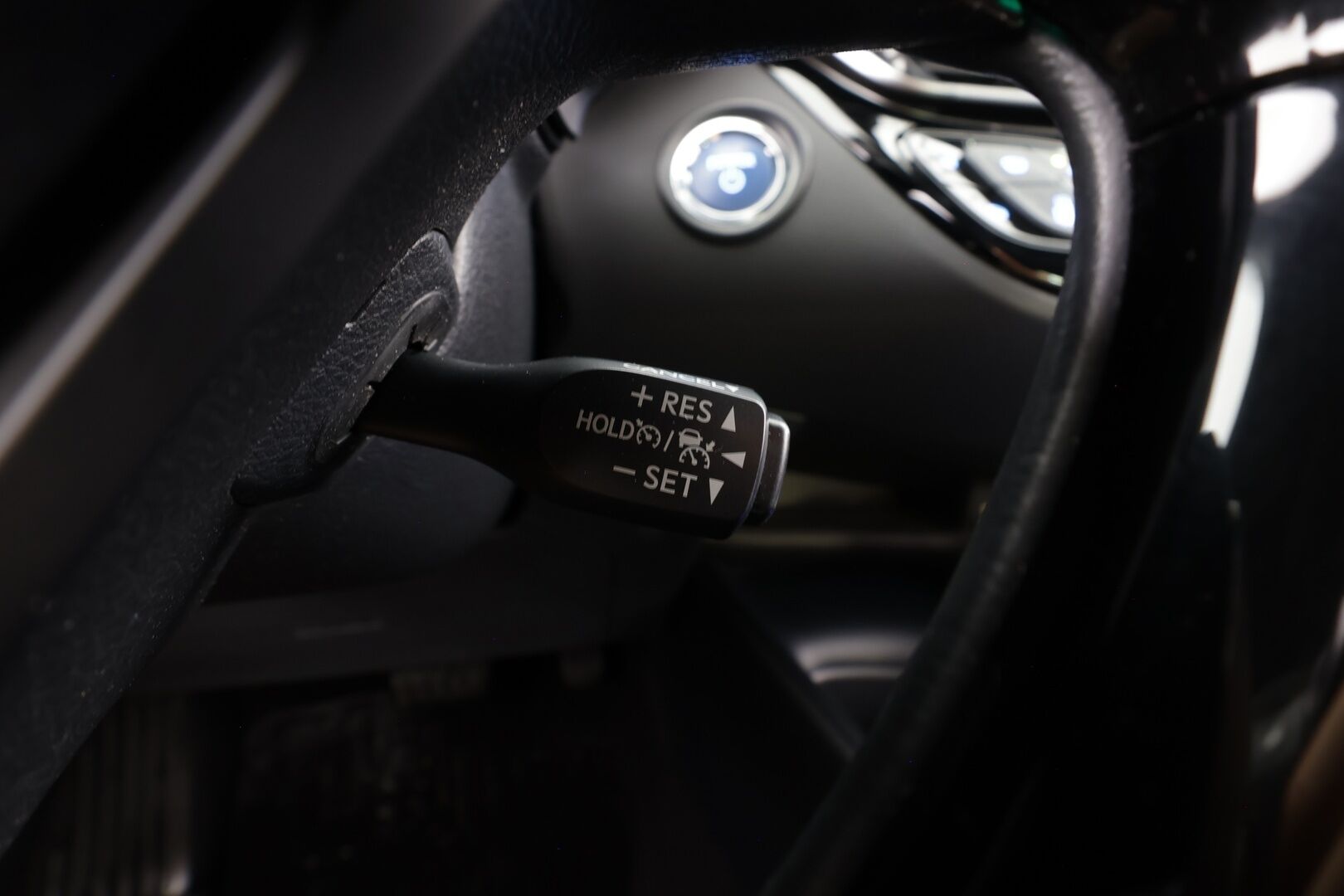 Toyota C-HR 2022 1,8 Hybrid Active Edition - | ACC | Navi | P.kamera | Lohkolämmitin | Lane Assist | Keyless | Apple & Android | LED | Aut. pitkät | 1-om suomiauto | Merkkihuollot | 