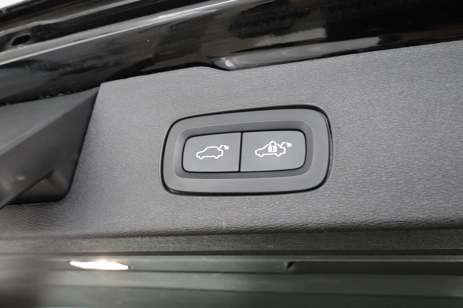 Volvo V60 2022 T6 TwE AWD Business Inscription Edition aut * ACC / Webasto / Koukku / Muistipenkki / Full LED / Nahat / Keyless / P.Kamera * - 1.Om Suomi-auto / Kahdet renkaat aluvanteilla / Merkkihuollettu - HULLUT AVAJAISHULINAT KORKOTARJOUS 3,29 %