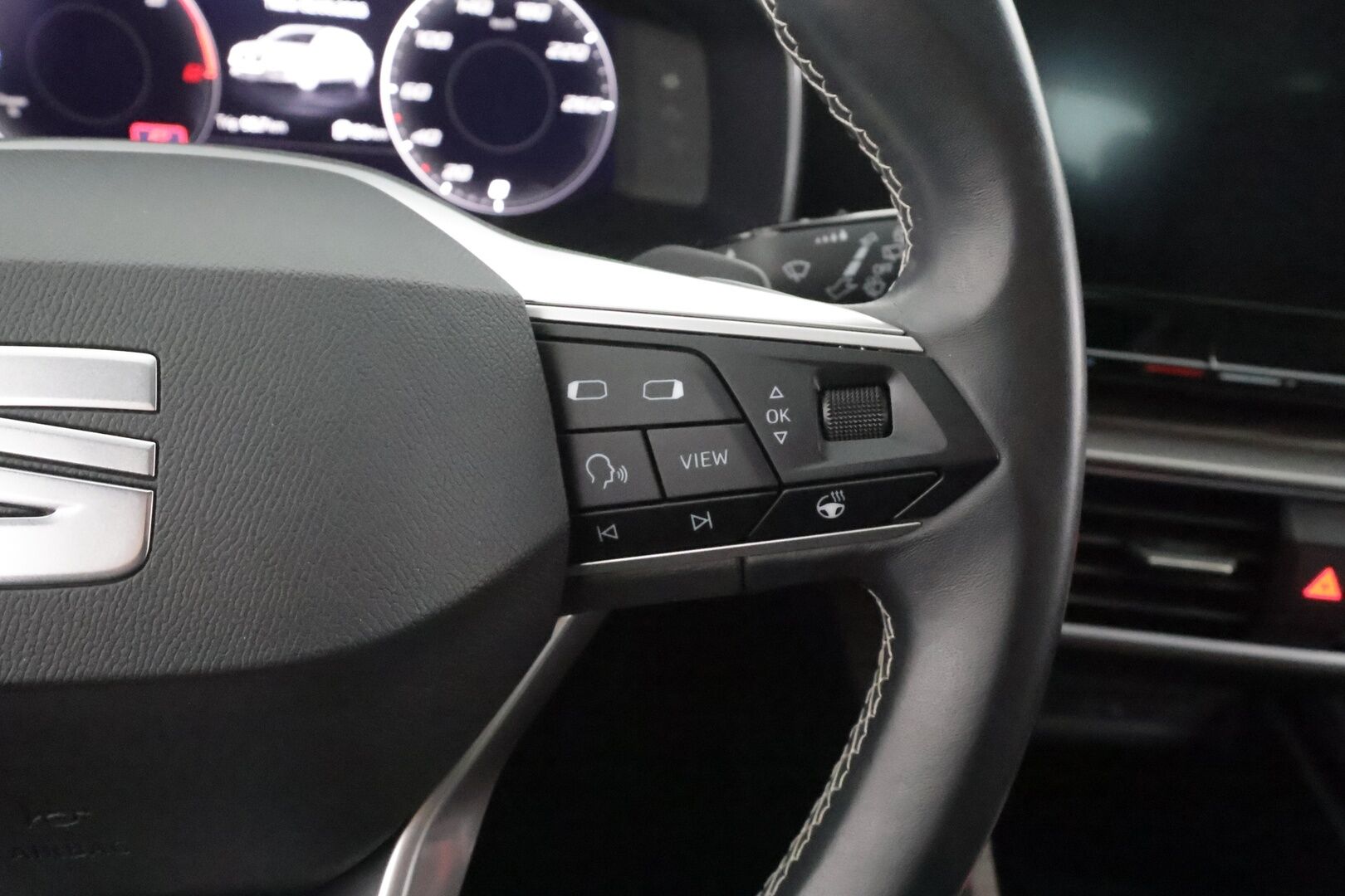 Seat Leon Sportstourer 2022 1,4 PHEV 204 eHybrid Xcellence DSG - | ACC | Koukku | P.Kamera | LED | Keyless | Apple&Android |                       1.Om Suomi-auto | Puolinahat | ALV | Ratinlämmitin |