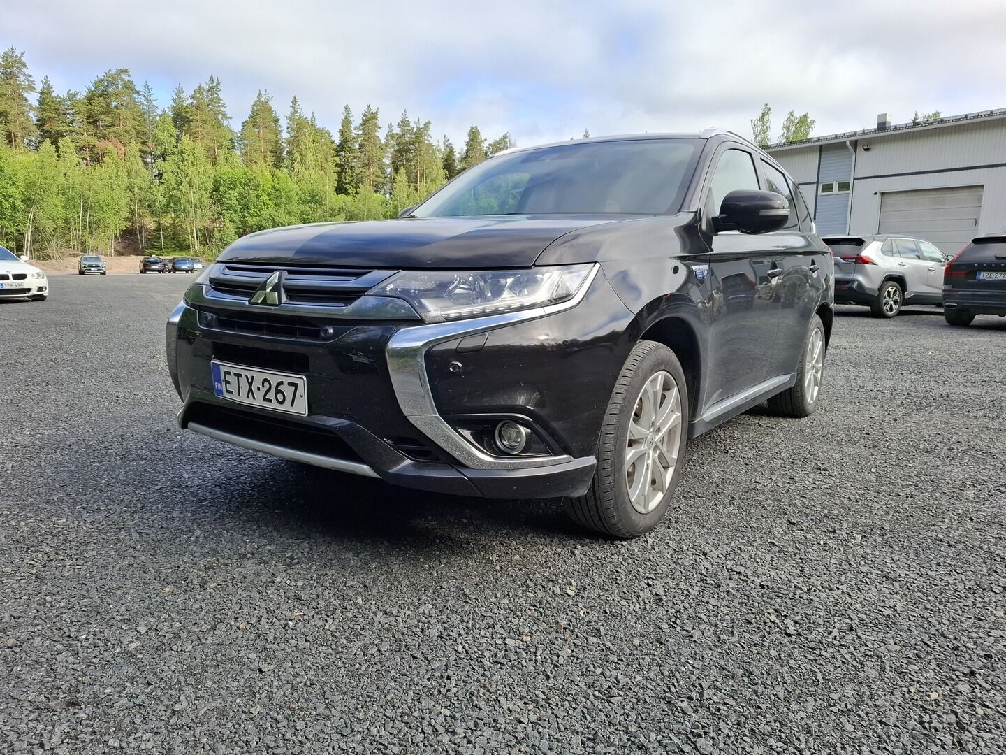 Mitsubishi Outlander 2017 PHEV Instyle Navi **Adapt.vakkari / 360 kamera / Nahkapenkit / TULOSSA