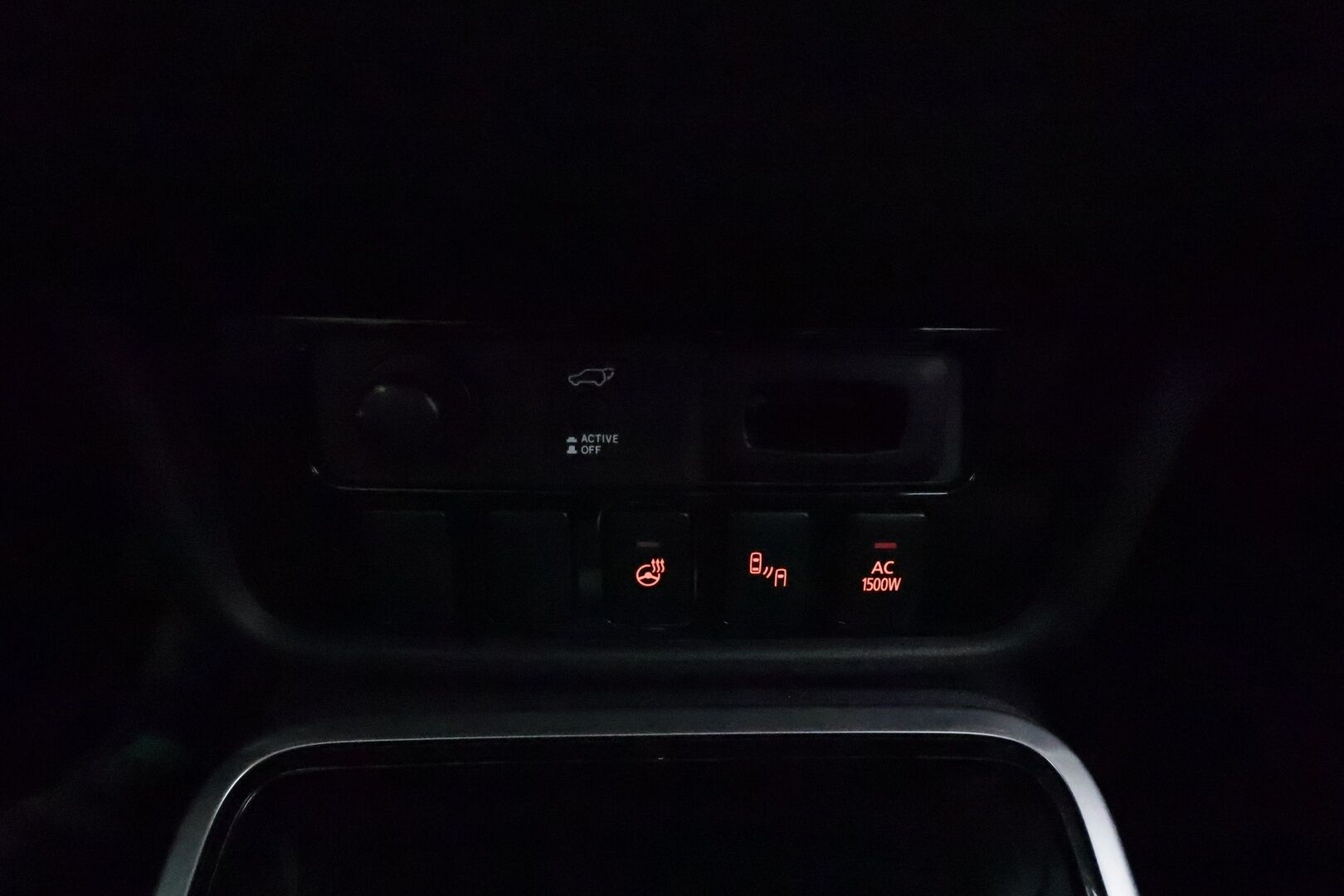 Mitsubishi Outlander PHEV 2017 PHEV Instyle Navi **Adapt.Vakkari / Koukku / Lasikattoluukku / 360° / Nahkaverhoilu / Kaistavahti** - Kahdet Renkaat