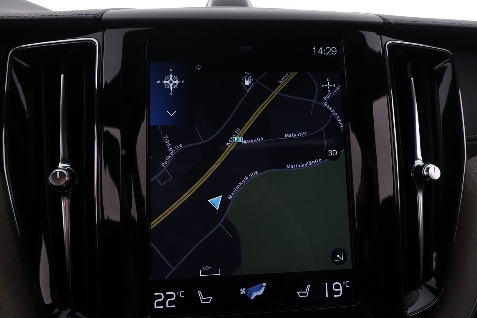 Volvo XC60 2019 T8 AWD Inscription - | Bowers&Wilkins | Webasto | HUD | ACC | Panorama | Ilmastoidut ja hierovat nahat | Sähköpenkit muistilla | Ilma-alusta & Four-C | P.kamera & tutkat | Koukku | Apple & Android | 2xrenkaat & vanteet |