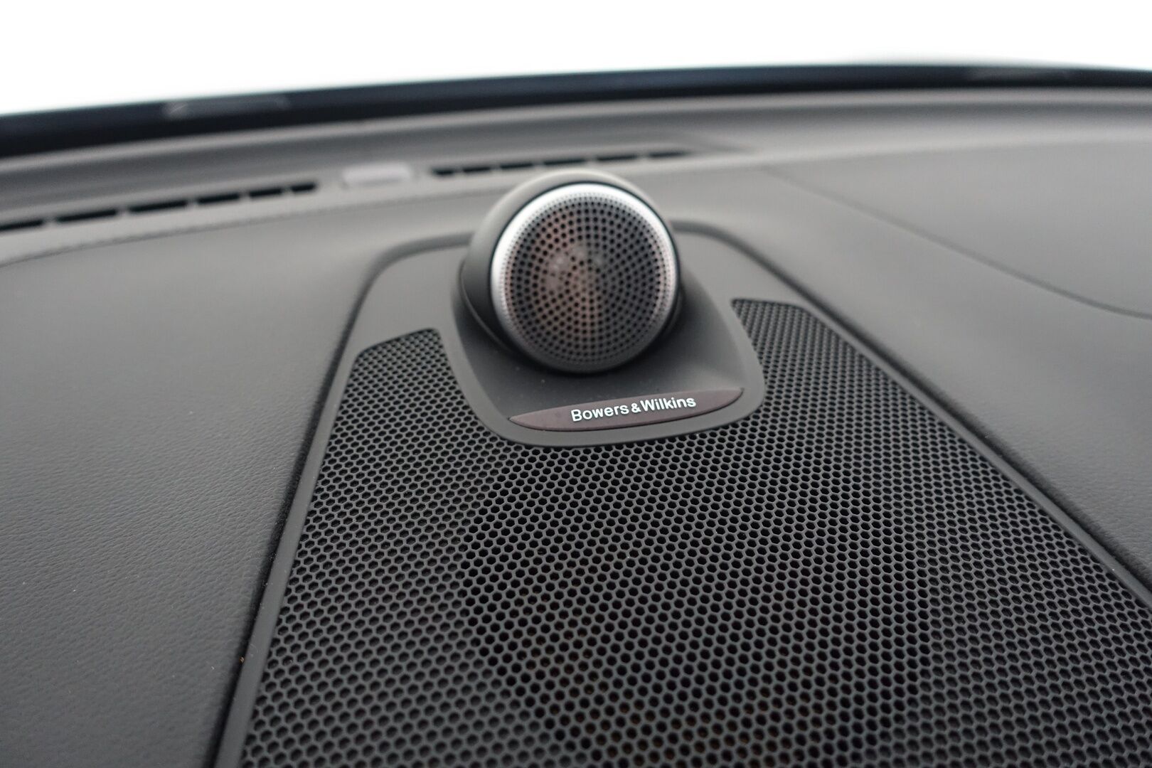 Volvo XC60 2019 T8 AWD Inscription - | Bowers&Wilkins | Webasto | HUD | ACC | Panorama | Ilmastoidut ja hierovat nahat | Sähköpenkit muistilla | Ilma-alusta & Four-C | P.kamera & tutkat | Koukku | Apple & Android | 2xrenkaat & vanteet |