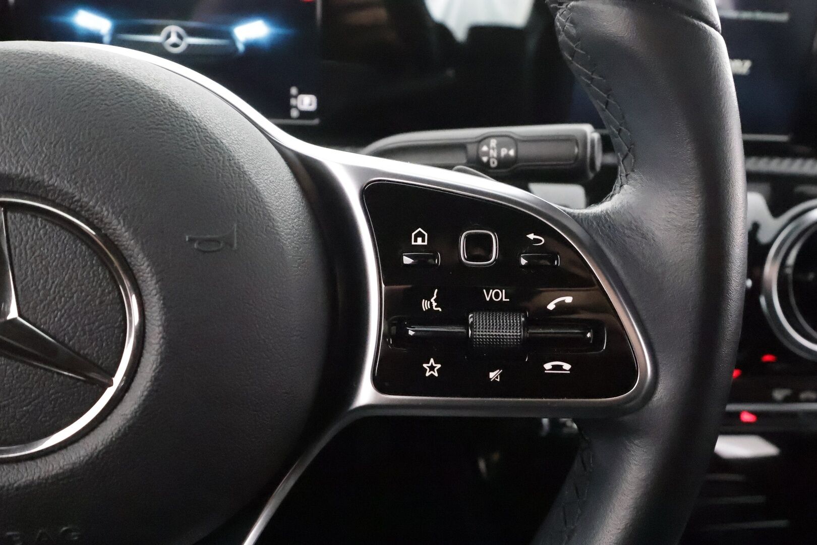 Mercedes-Benz A 2022 200 d 4MATIC A sedan Business Style * Webasto / Koukku / Vakkari / P.kamera / LED / Puolinahat * - 1.Om Suomi-auto / Kahdet renkaat aluvanteilla / Merkkihuollettu - HULLUT BLACKWEEK JATKOT - KORKOTARJOUS 2,49%