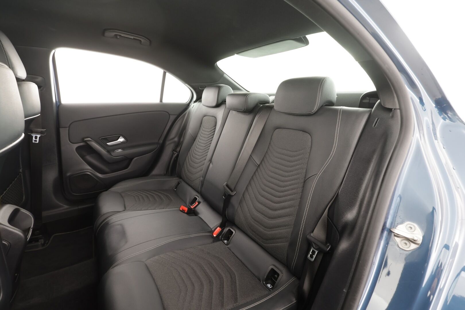 Mercedes-Benz A 2022 200 d 4MATIC A sedan Business Style * Webasto / Koukku / Vakkari / P.kamera / LED / Puolinahat * - 1.Om Suomi-auto / Kahdet renkaat aluvanteilla / Merkkihuollettu - HULLUT BLACKWEEK JATKOT - KORKOTARJOUS 2,49%