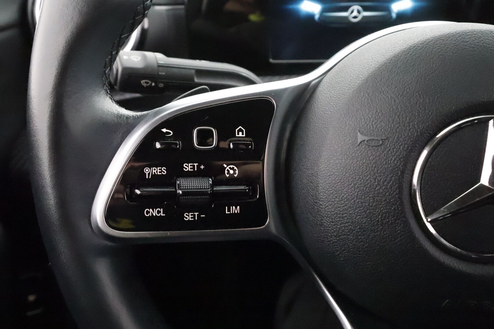 Mercedes-Benz A 2022 200 d 4MATIC A sedan Business Style * Webasto / Koukku / Vakkari / P.kamera / LED / Puolinahat * - 1.Om Suomi-auto / Kahdet renkaat aluvanteilla / Merkkihuollettu - HULLUT BLACKWEEK JATKOT - KORKOTARJOUS 2,49%