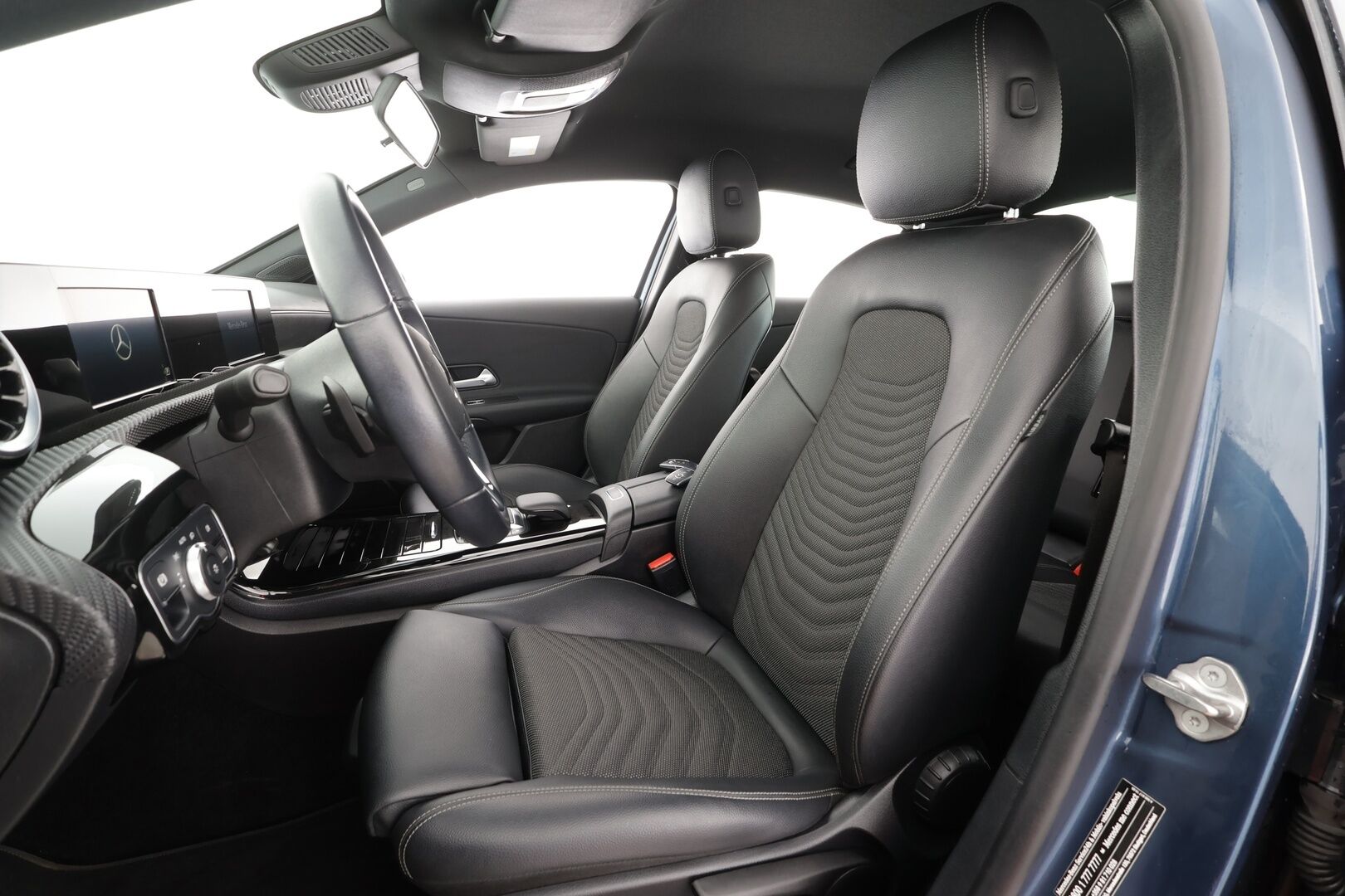 Mercedes-Benz A 2022 200 d 4MATIC A sedan Business Style * Webasto / Koukku / Vakkari / P.kamera / LED / Puolinahat * - 1.Om Suomi-auto / Kahdet renkaat aluvanteilla / Merkkihuollettu - HULLUT BLACKWEEK JATKOT - KORKOTARJOUS 2,49%