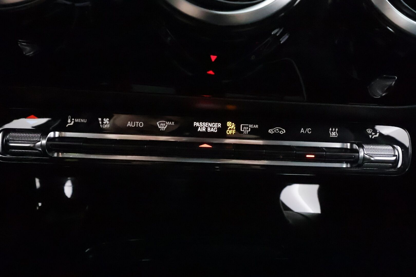 Mercedes-Benz A 2022 200 d 4MATIC A sedan Business Style * Webasto / Koukku / Vakkari / P.kamera / LED / Puolinahat * - 1.Om Suomi-auto / Kahdet renkaat aluvanteilla / Merkkihuollettu - HULLUT BLACKWEEK JATKOT - KORKOTARJOUS 2,49%