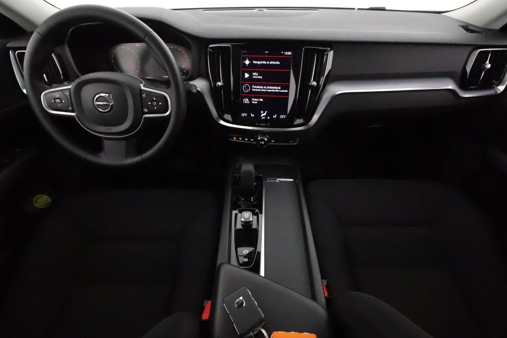 Volvo V60 2021 B3 MHEV Business Edition DCT aut **Vakkari / Webasto / P.tutka / KeylessGo / Ratinlämmitin** - 1.Om Suomi-auto / Merkkihuollettu / Kahdet renkaat aluvanteilla / Penkinlämmittimet takana