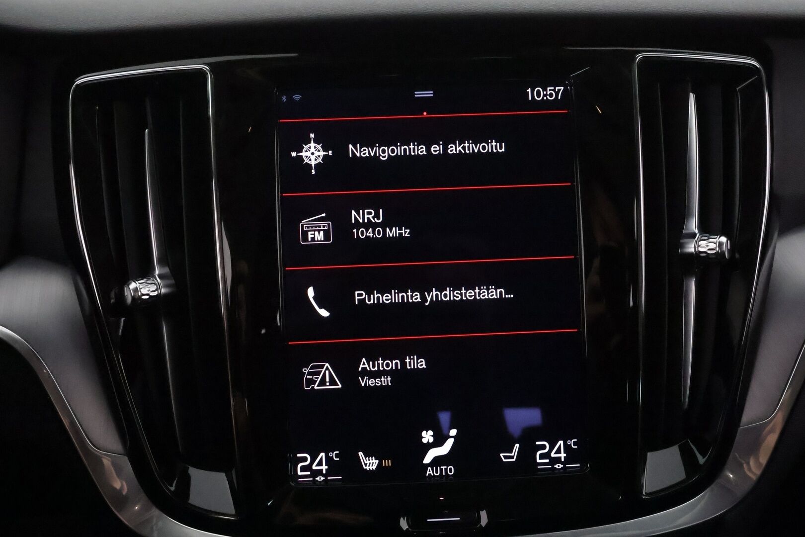 Volvo V60 2021 B3 MHEV Business Edition DCT aut **Vakkari / Webasto / P.tutka / KeylessGo / Ratinlämmitin** - 1.Om Suomi-auto / Merkkihuollettu / Kahdet renkaat aluvanteilla / Penkinlämmittimet takana
