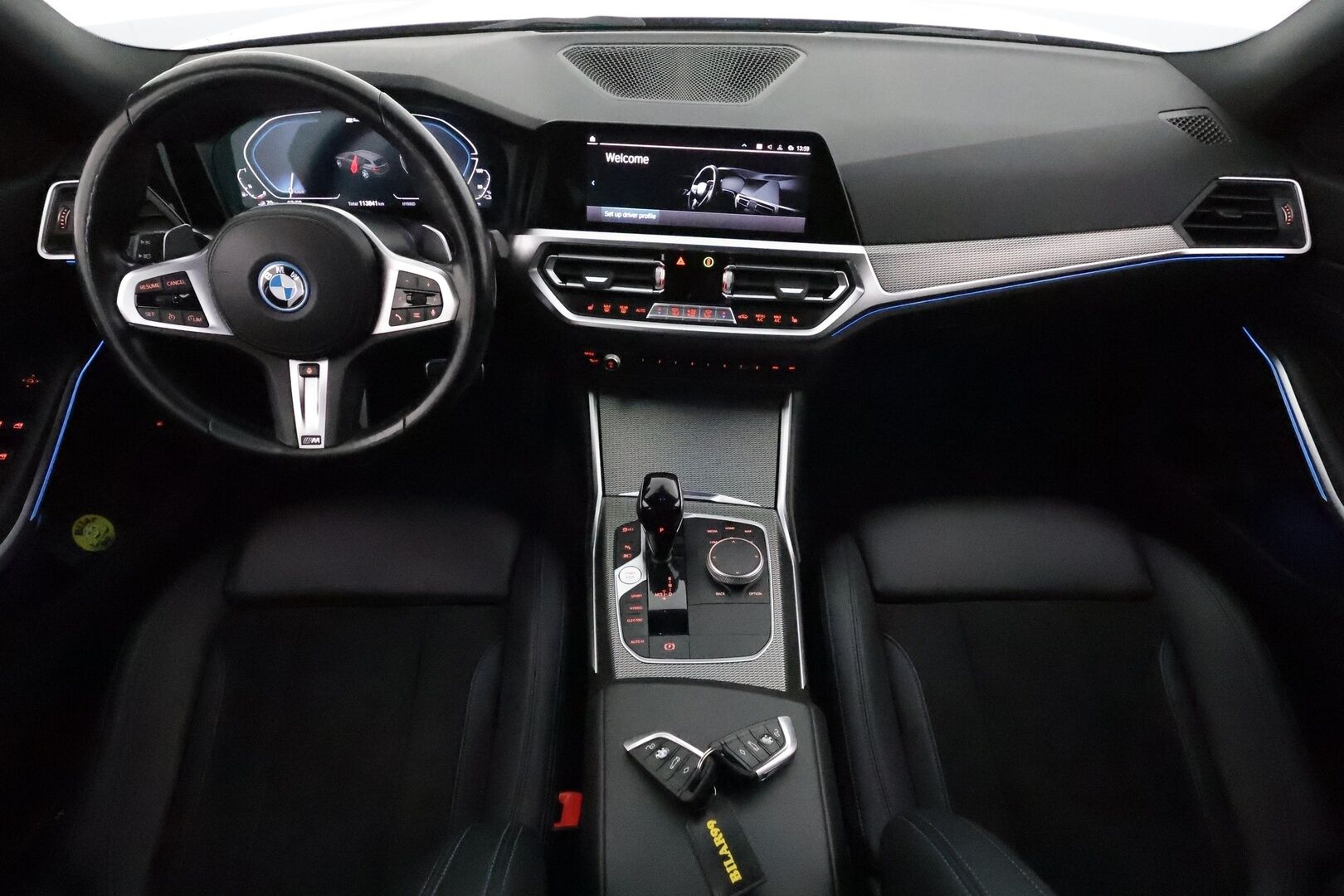 BMW 320 2022 G21 Touring 320e xDrive A Charged Edition M Sport *Vakkari / P.kamera / Hifi / Kaarreajovalot / Comfort Access* - Suomi-auto / Kahdet renkaat aluvanteilla / Näyttävä yksilö