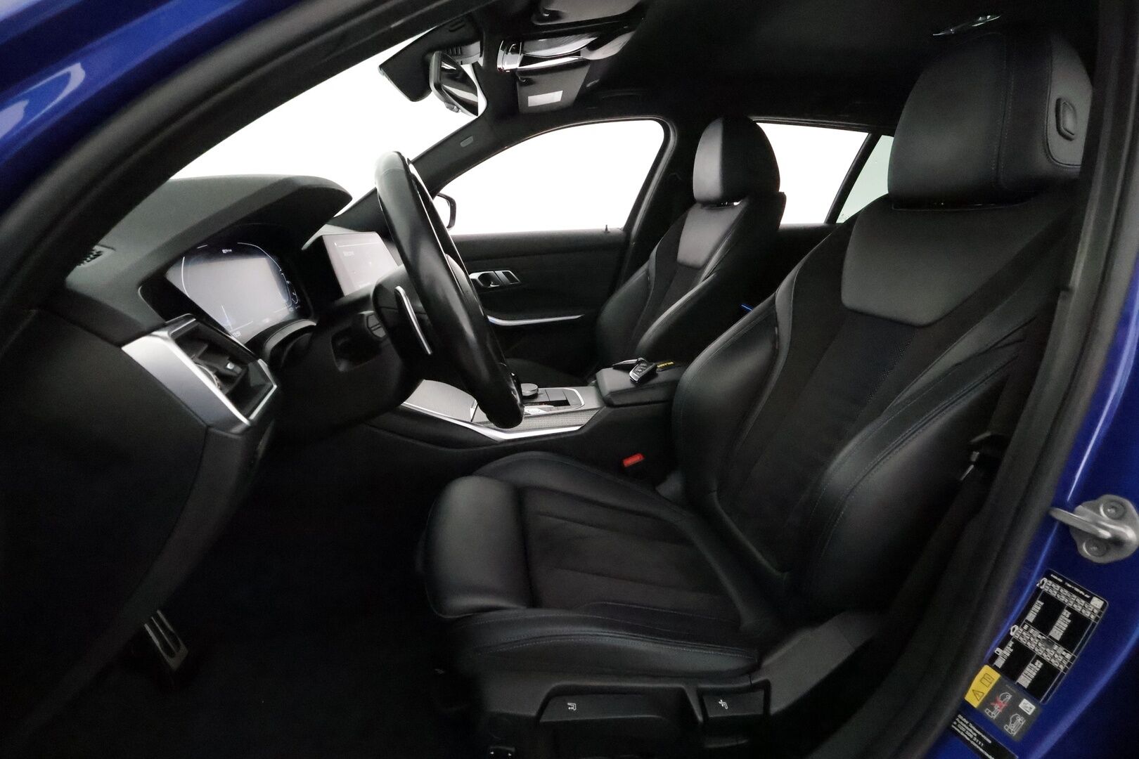 BMW 320 2022 G21 Touring 320e xDrive A Charged Edition M Sport *Vakkari / P.kamera / Hifi / Kaarreajovalot / Comfort Access* - Suomi-auto / Kahdet renkaat aluvanteilla / Näyttävä yksilö - Osta nyt, maksa vasta ensi vuonna