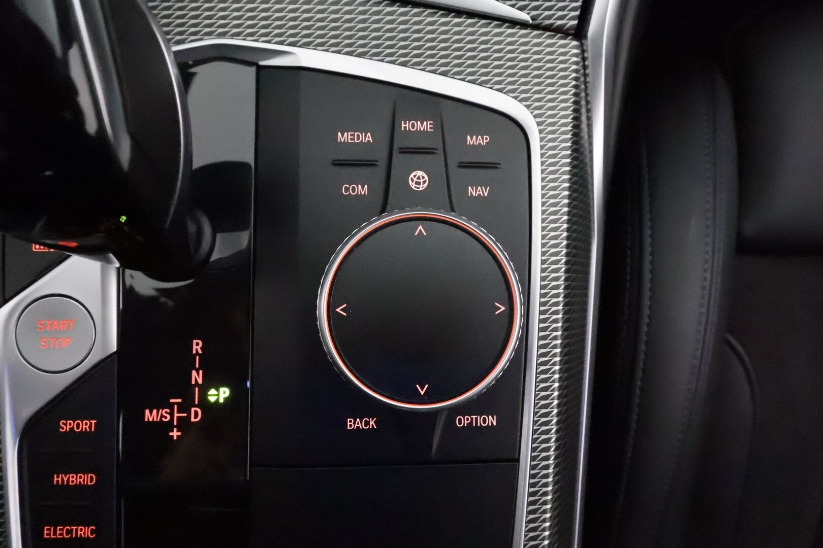 BMW 320 2022 G21 Touring 320e xDrive A Charged Edition M Sport *Vakkari / P.kamera / Hifi / Kaarreajovalot / Comfort Access* - Suomi-auto / Kahdet renkaat aluvanteilla / Näyttävä yksilö - HULLUT VÄLIPÄIVÄT KORKOTARJOUS 2,49%