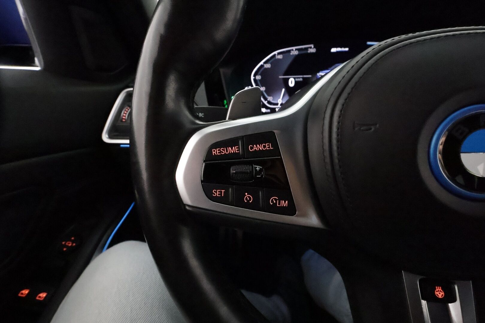 BMW 320 2022 G21 Touring 320e xDrive A Charged Edition M Sport *Vakkari / P.kamera / Hifi / Kaarreajovalot / Comfort Access* - Suomi-auto / Kahdet renkaat aluvanteilla / Näyttävä yksilö - HULLUT VÄLIPÄIVÄT KORKOTARJOUS 2,49%