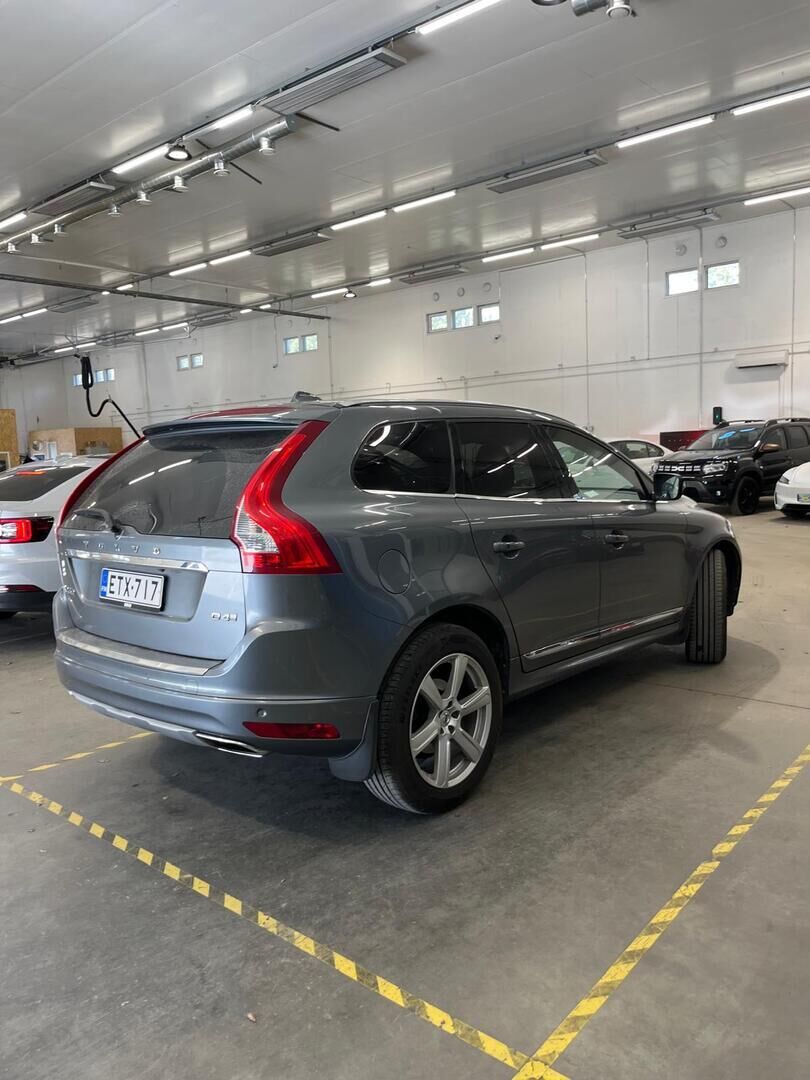 Volvo XC60 2016 D4 Classic Summum aut * ACC / Webasto / Xenon / Panorama / P.Kamera / Muistipenkki / Keyless * - Kahdet renkaat aluvanteilla - HULLUT AVAJAISHULINAT KORKOTARJOUS 3,29 %