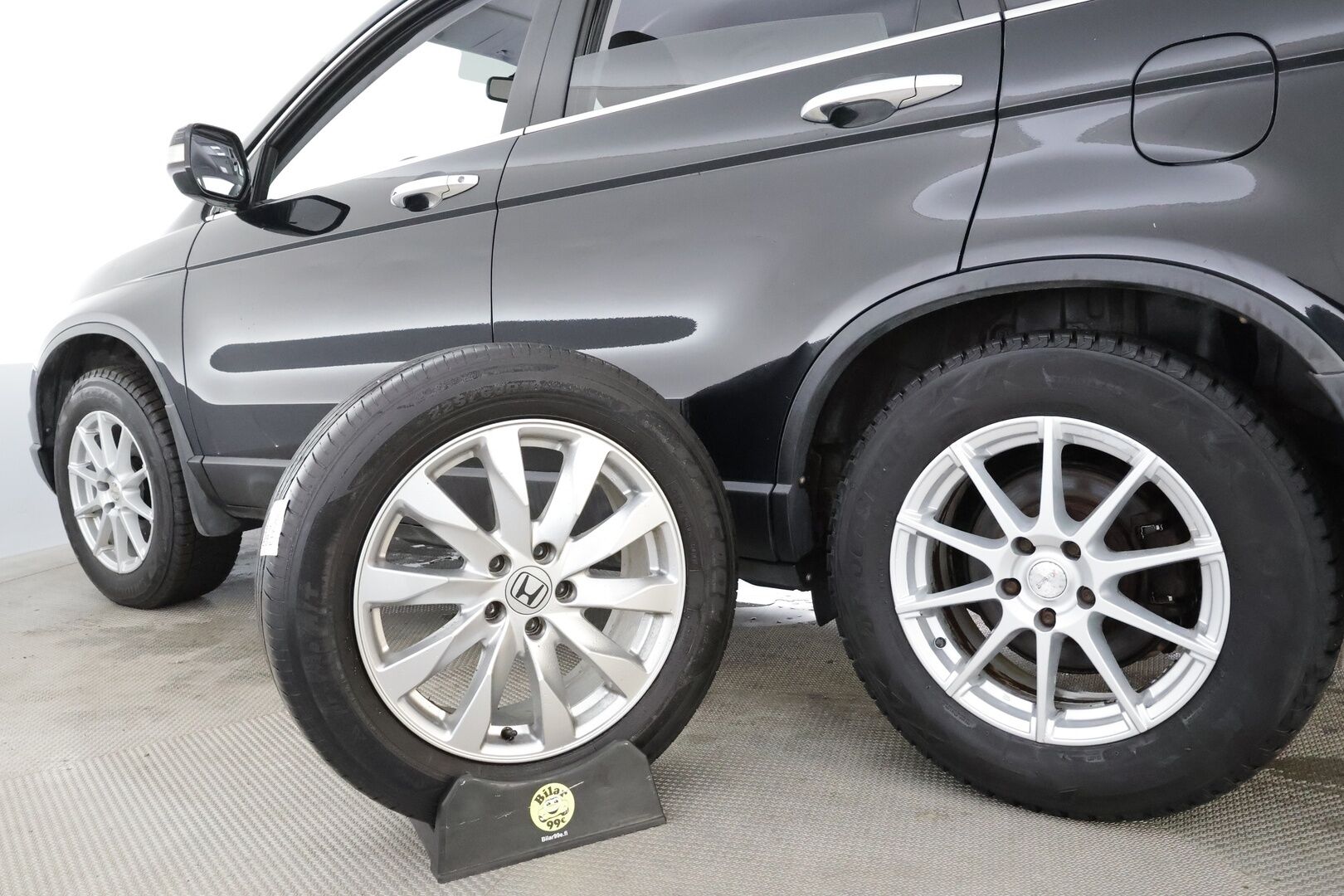 Honda CR-V 2012 2,0 Elegance AT Business * Suomi-auto / Juuri katsastettu! / Vakkari / P.tutka / Navi / Koukku / Lohkolämmitin * - Kahdet renkaat aluvanteilla - HULLU BLACKWEEK KORKOTARJOUS 2,49%